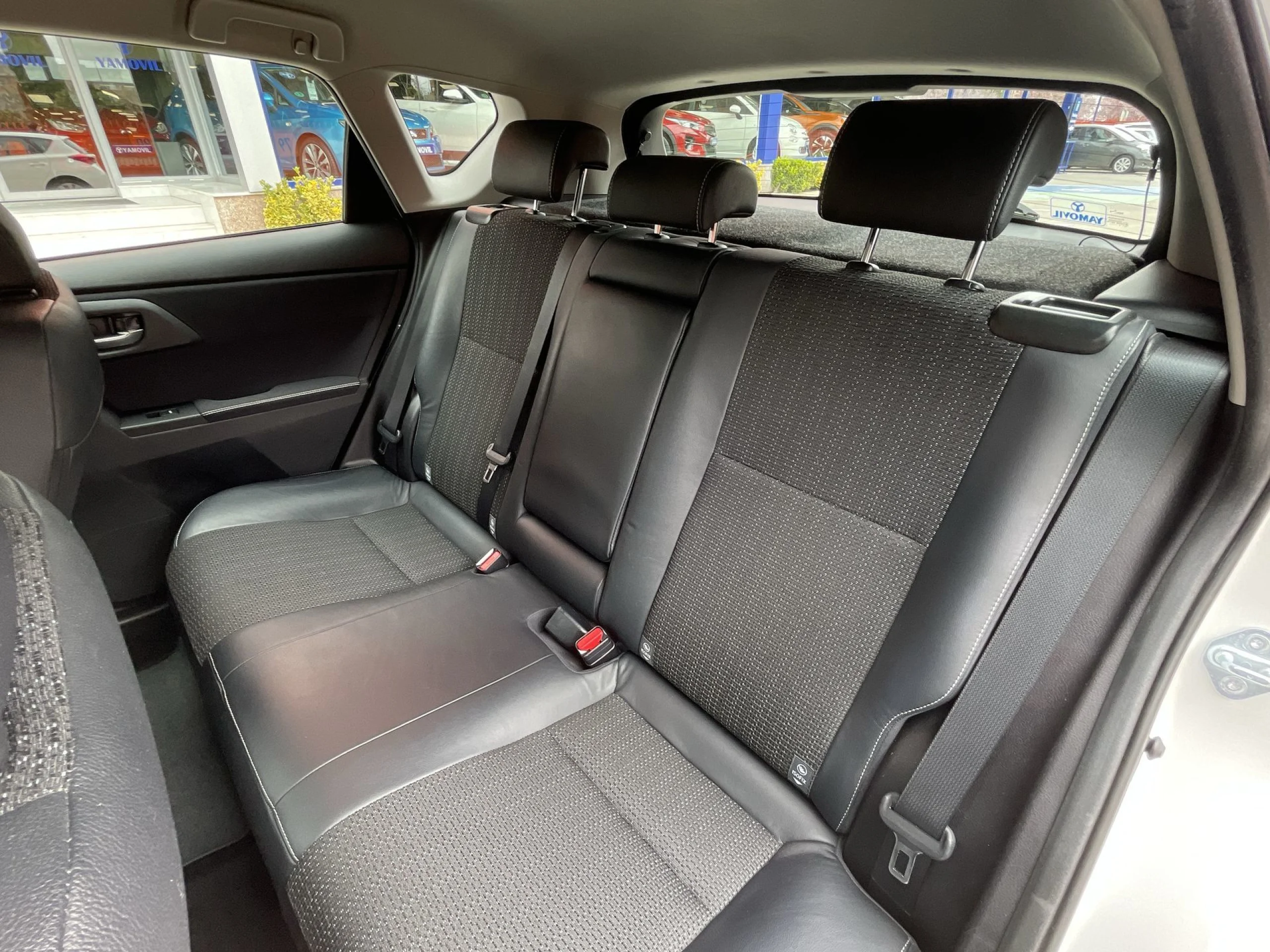 Toyota Auris Hybrid Advance 100 kW (136 CV) - Foto 18