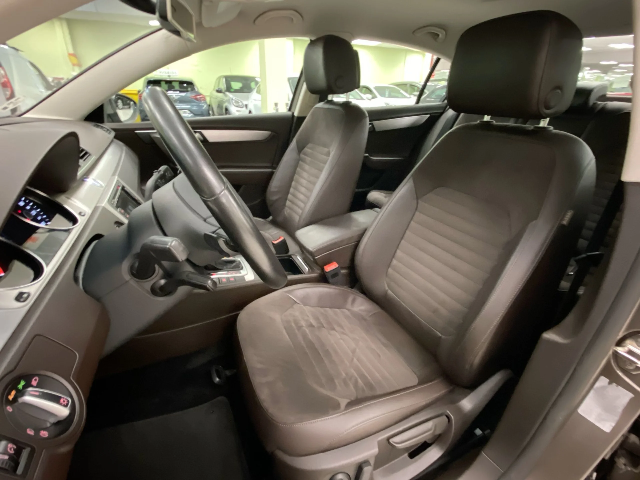 Volkswagen Passat Highline 2.0 TDI BMT 103 kW (140 CV) DSG - Foto 8