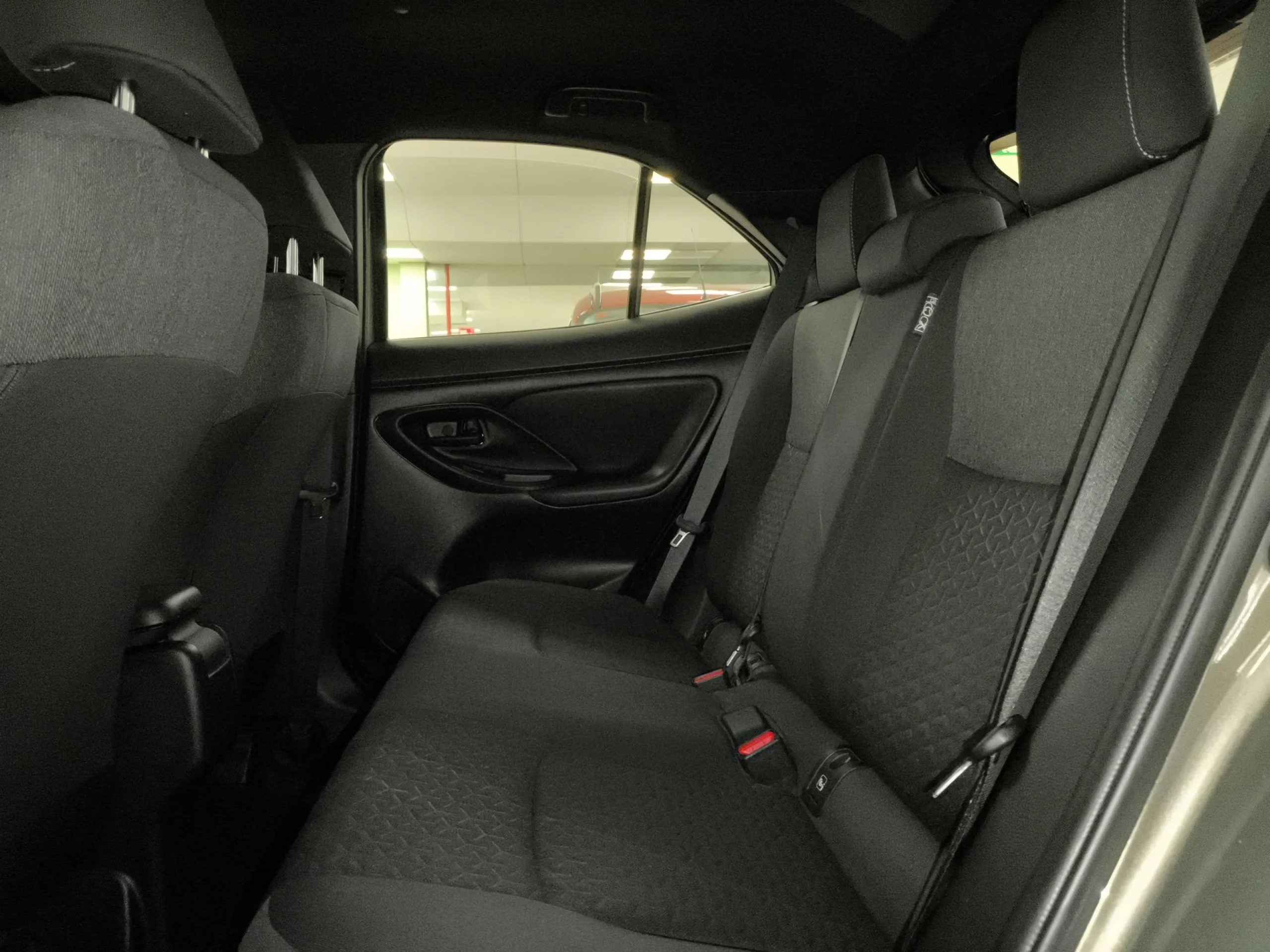 Toyota Yaris Cross 120H Active Tech 85 kW (116 CV) - Foto 23