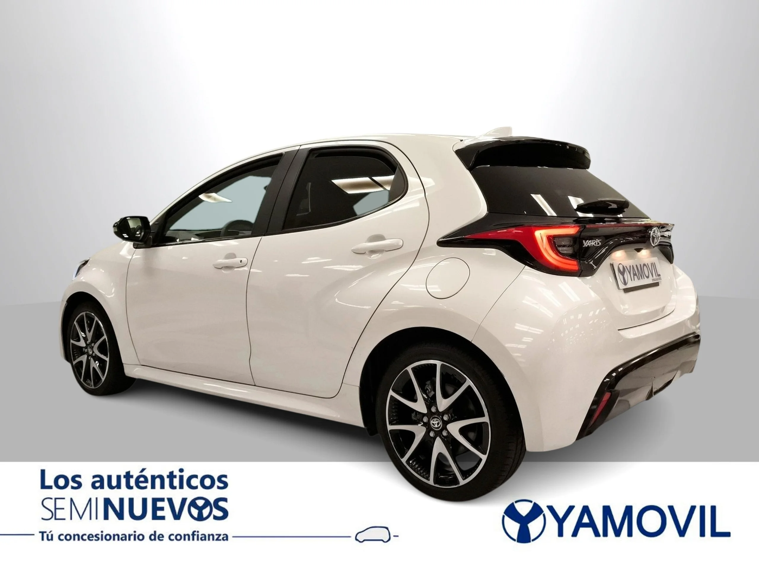 Toyota Yaris 120H Style 85 kW (116 CV) - Foto 6