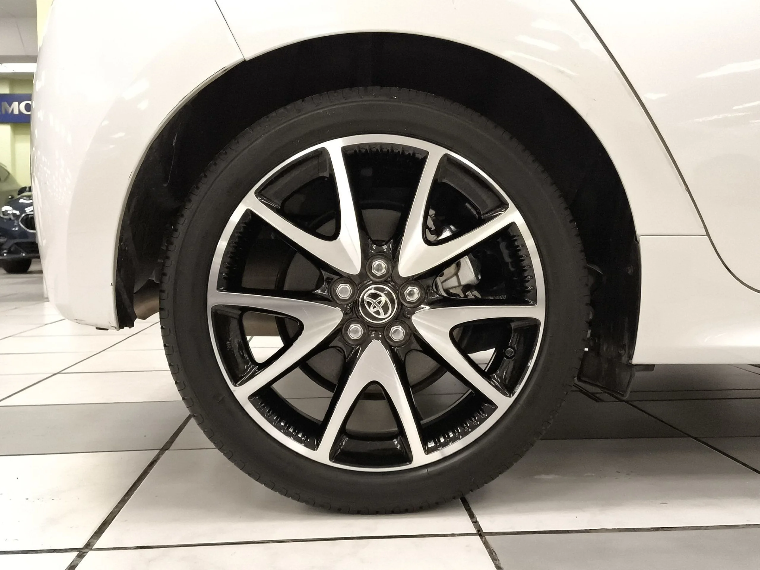 Toyota Yaris 120H Style 85 kW (116 CV) - Foto 10