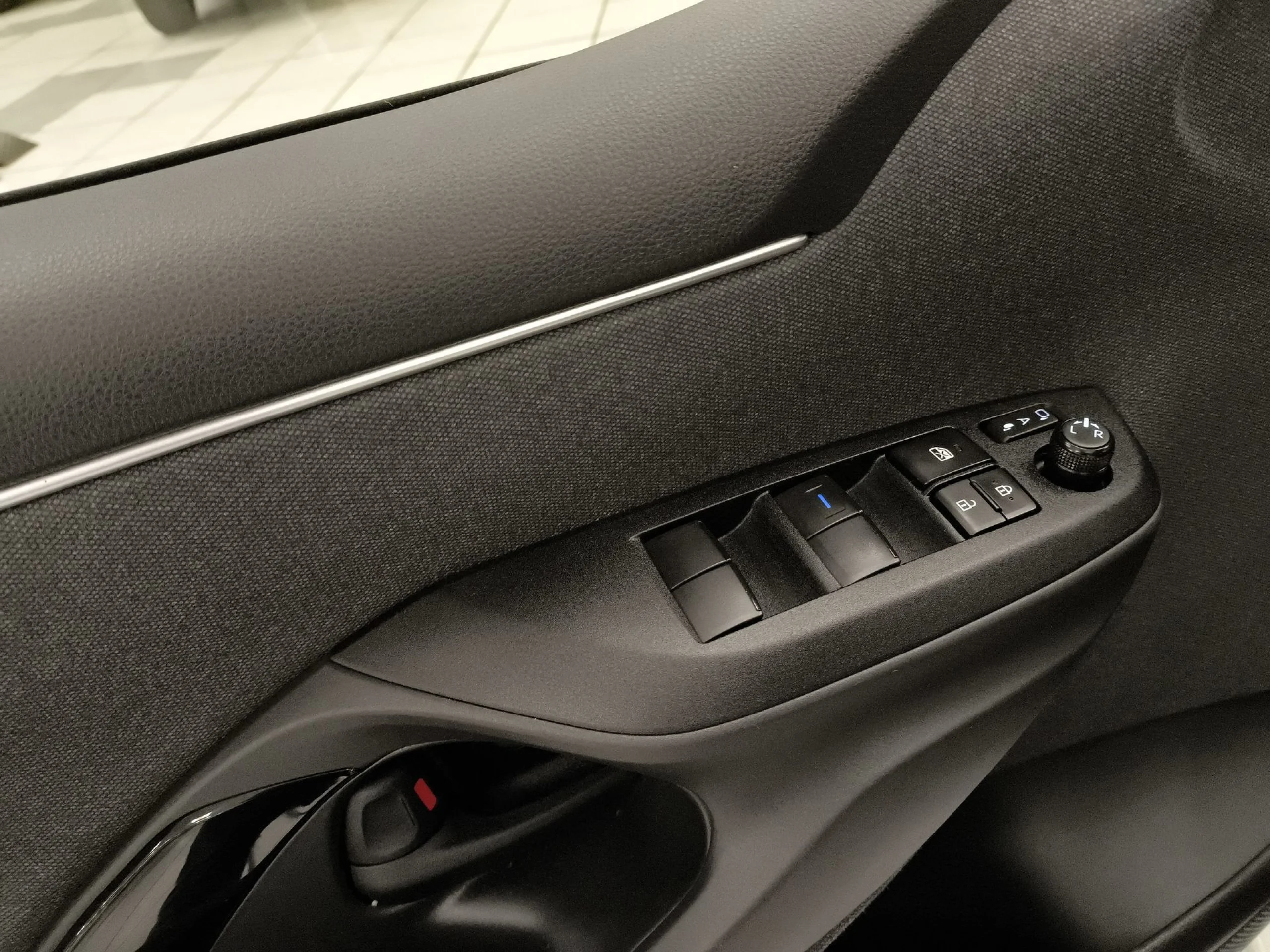 Toyota Yaris 120H Style 85 kW (116 CV) - Foto 13