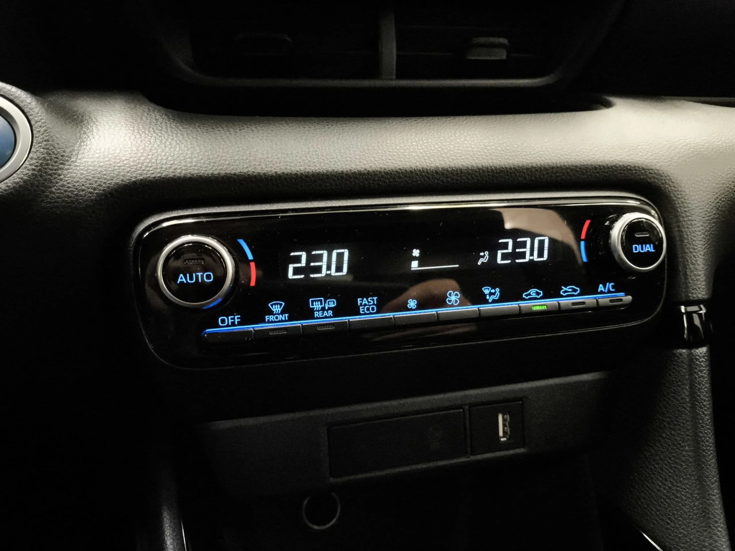 Toyota Yaris 120H Style 85 kW (116 CV) - Foto 18