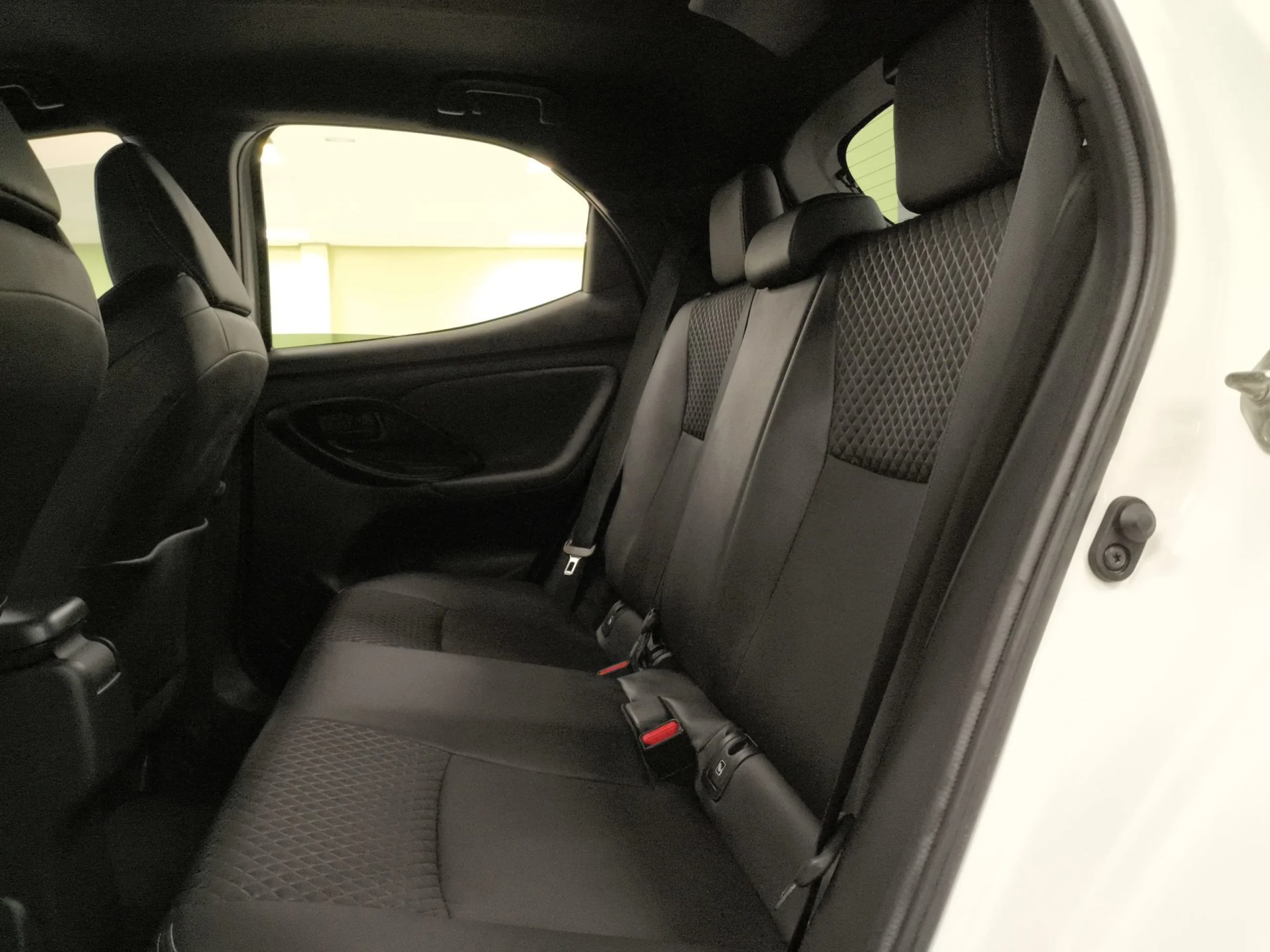 Toyota Yaris 120H Style 85 kW (116 CV) - Foto 21
