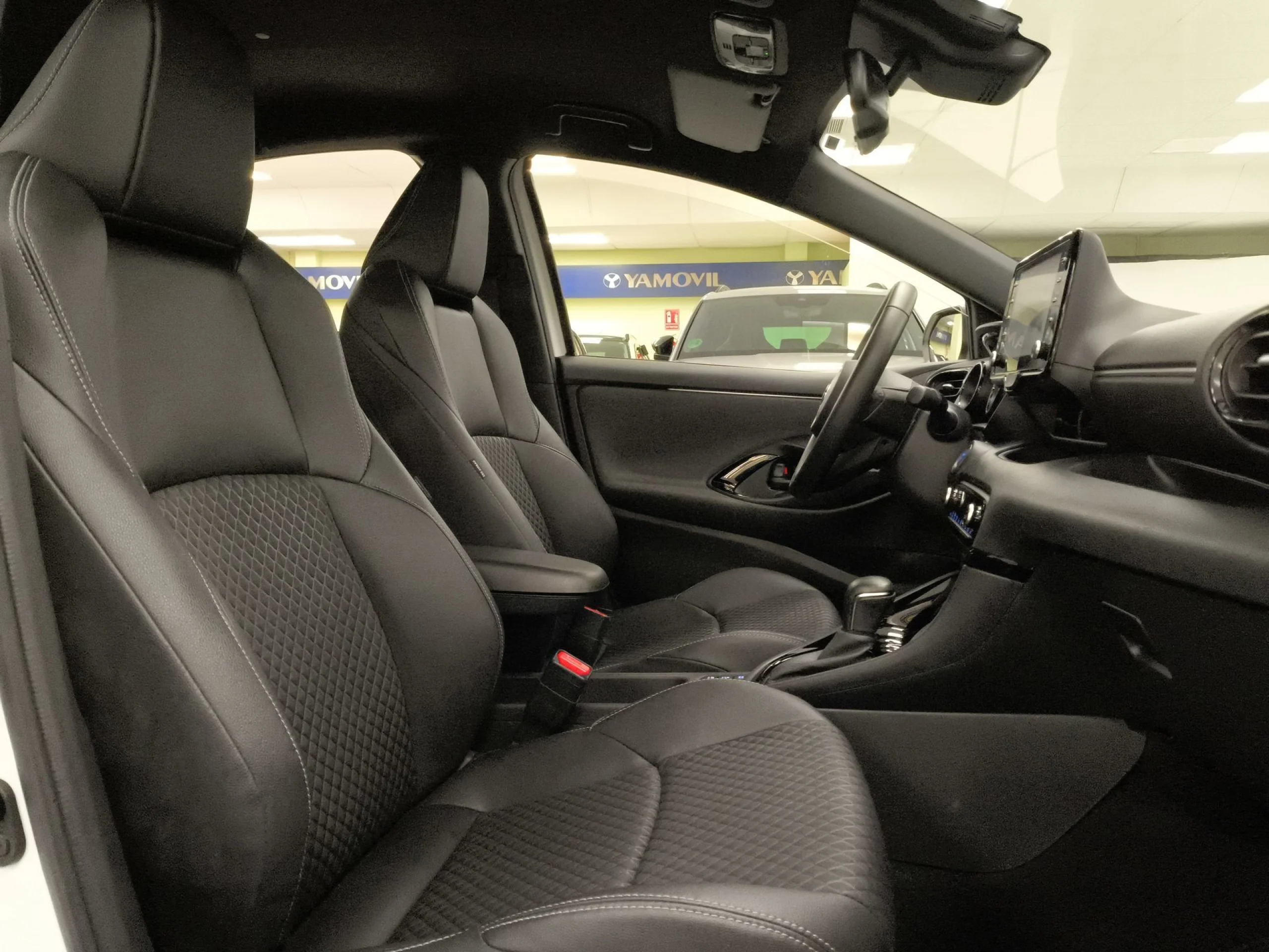 Toyota Yaris 120H Style 85 kW (116 CV) - Foto 23