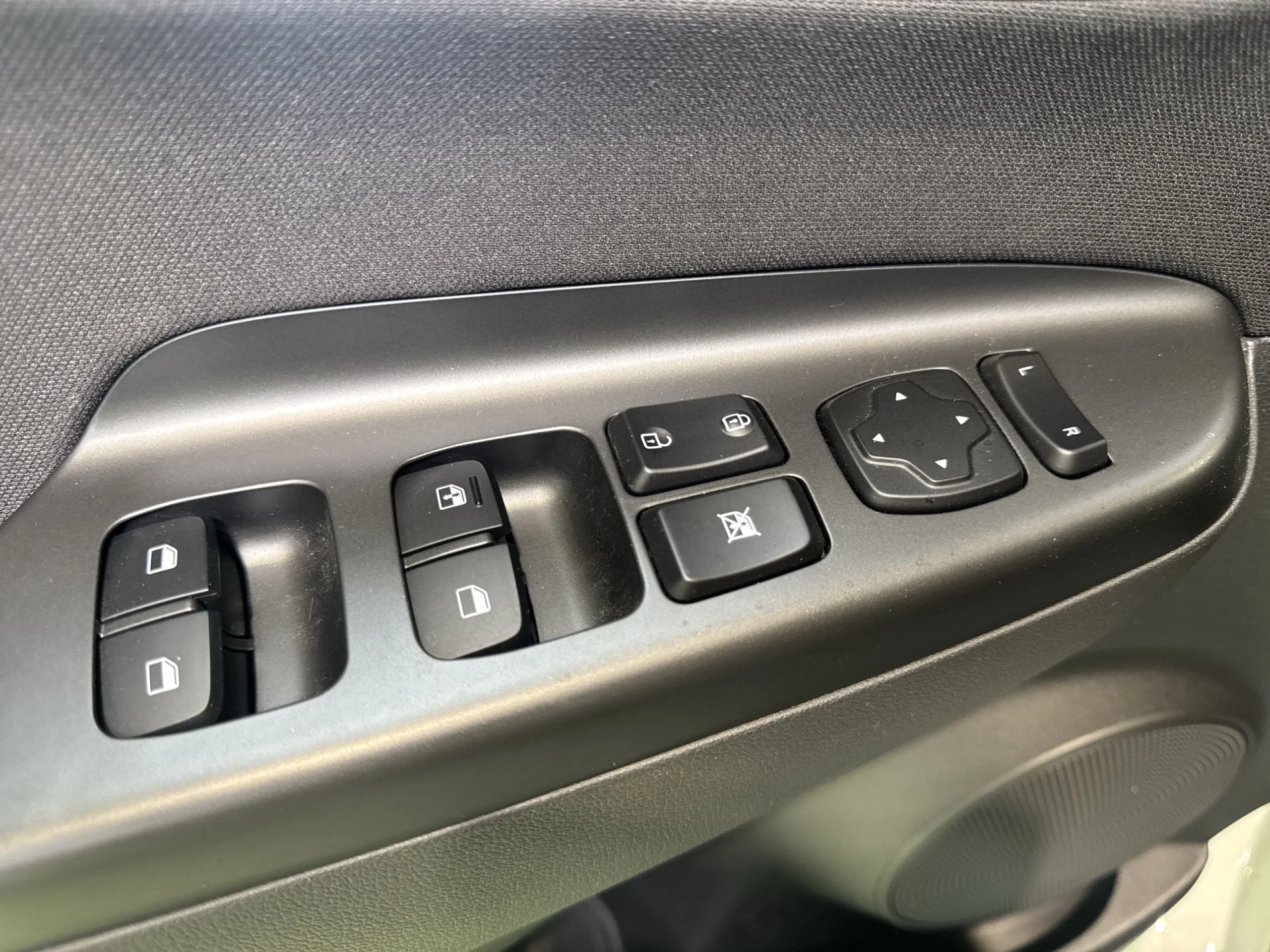 Hyundai Kona 1.6 GDI HEV Maxx DCT 104 kW (141 CV) - Foto 10