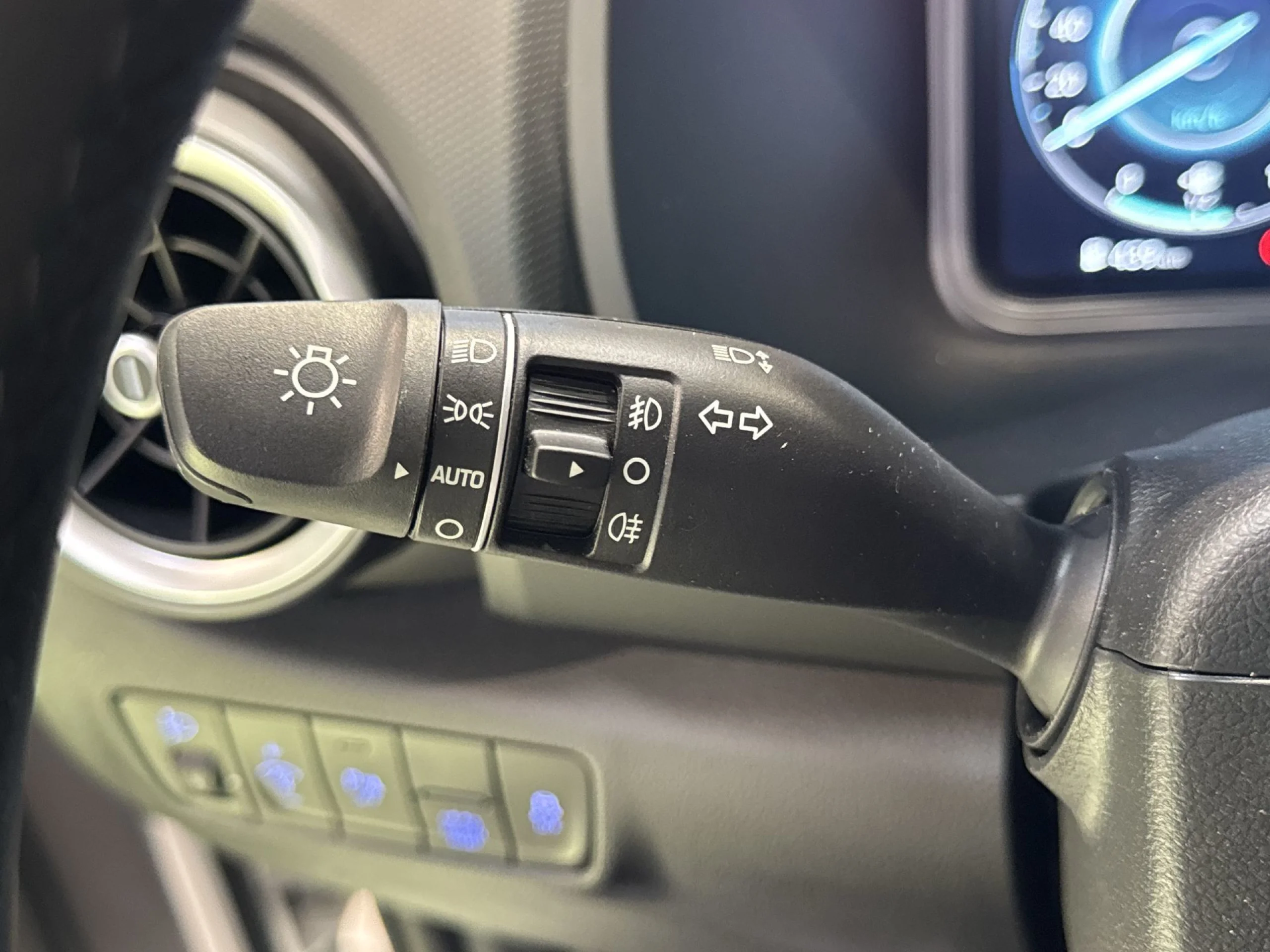 Hyundai Kona 1.6 GDI HEV Maxx DCT 104 kW (141 CV) - Foto 17