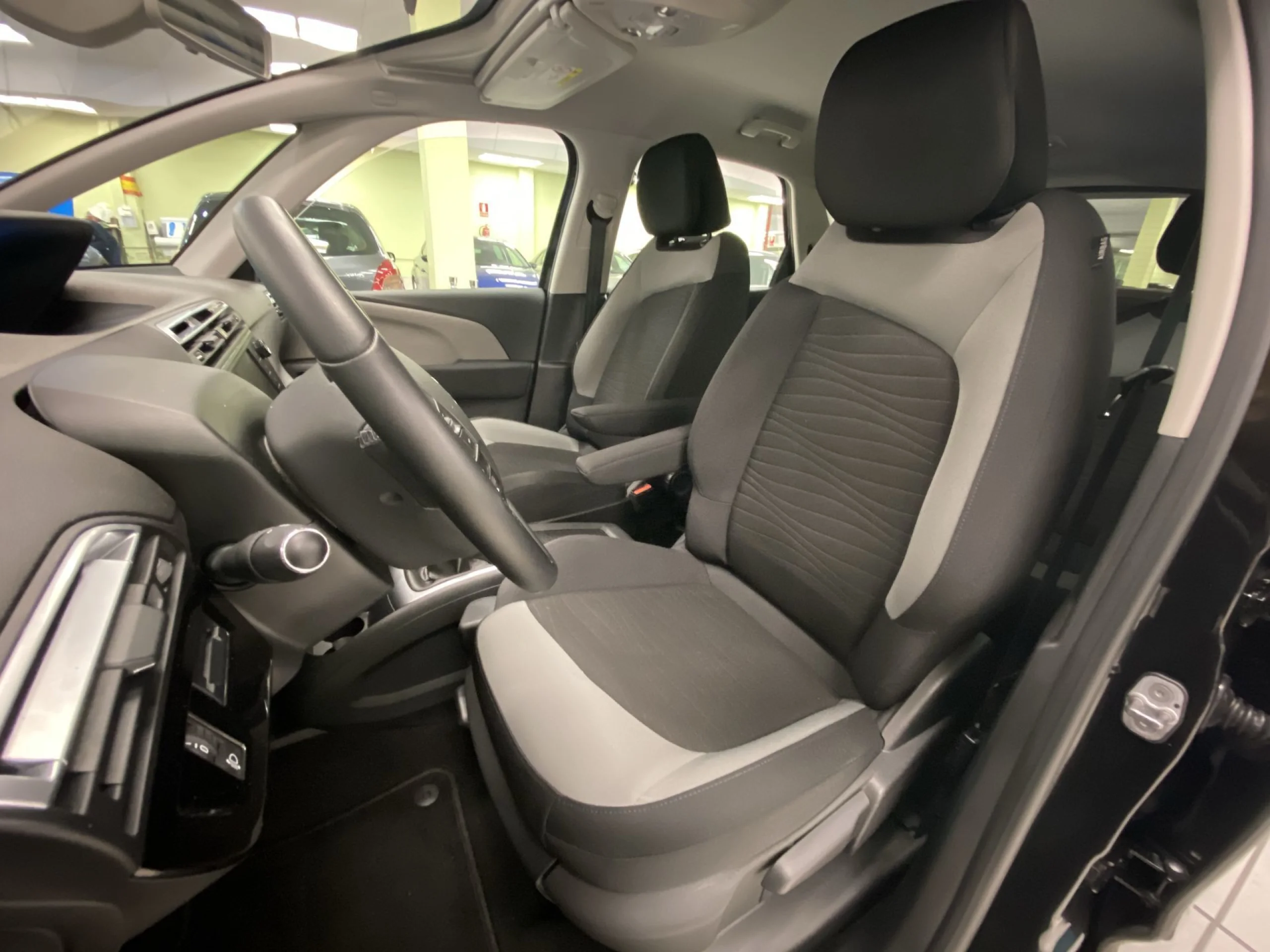 Citroen C4 Picasso PureTech 130 SANDS Feel 96 kW (130 CV) - Foto 8