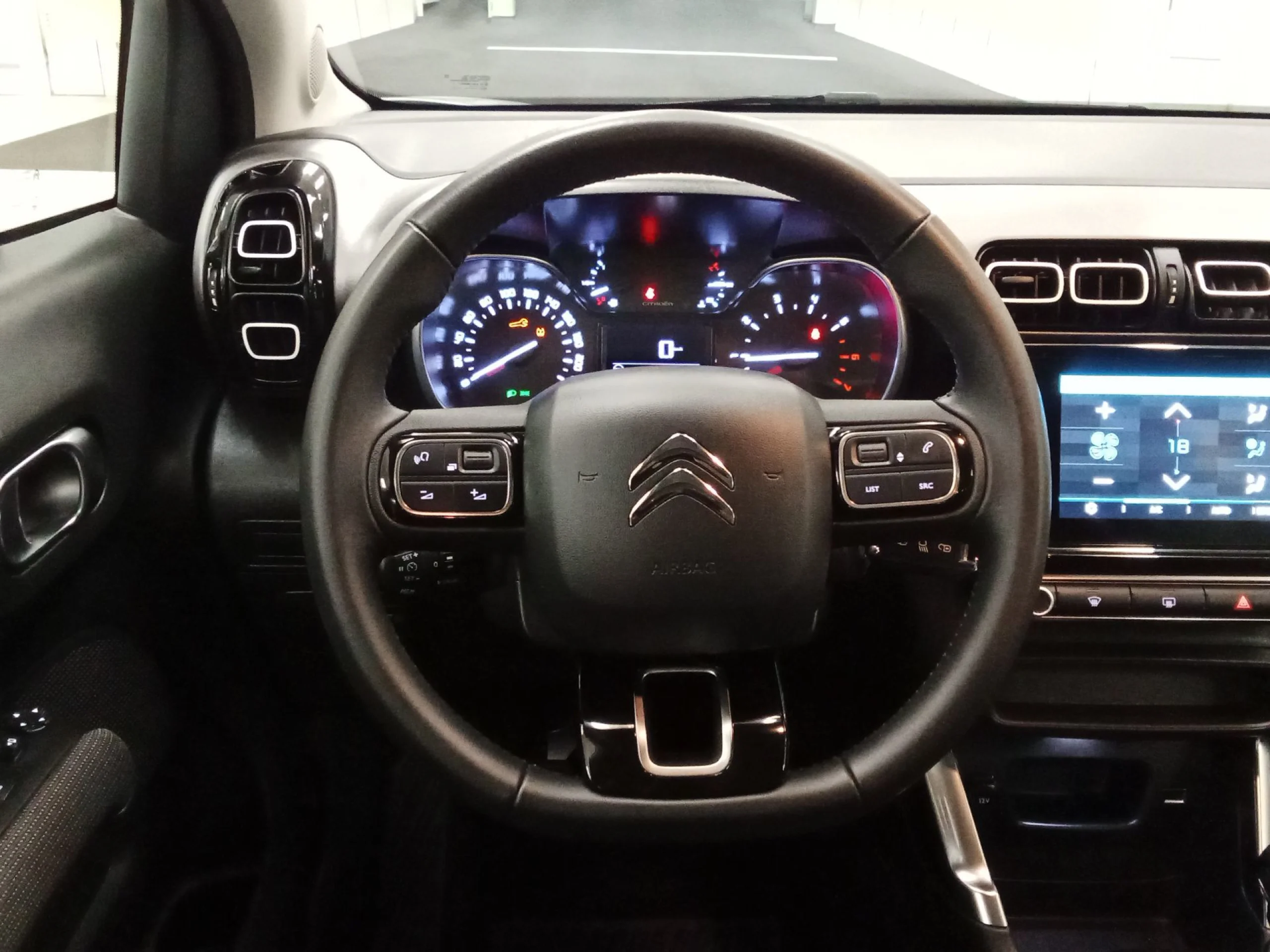 Citroen C3 Aircross PureTech 110 SANDS Shine 81 kW (110 CV) - Foto 14