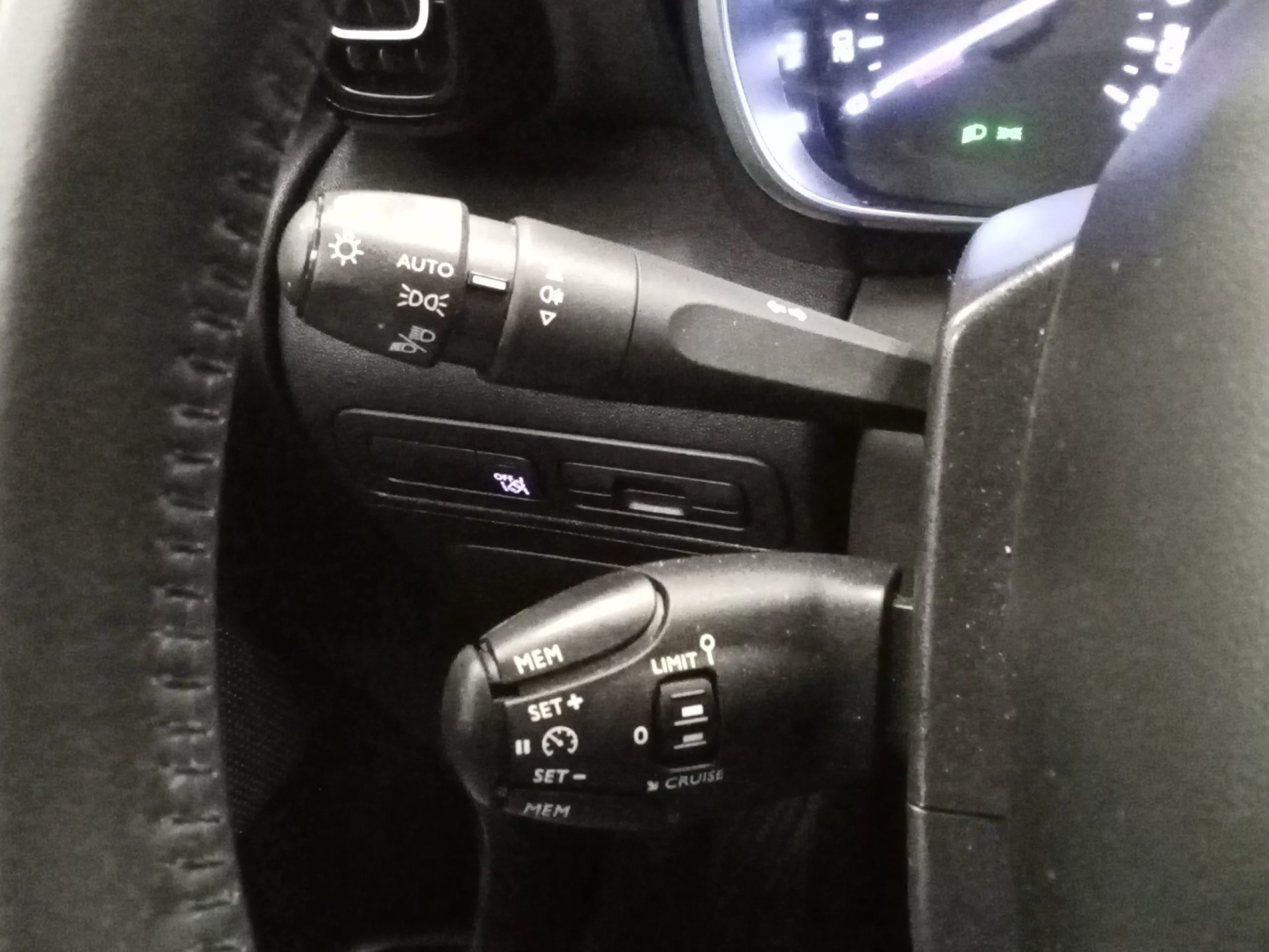 Citroen C3 Aircross PureTech 110 SANDS Shine 81 kW (110 CV) - Foto 17