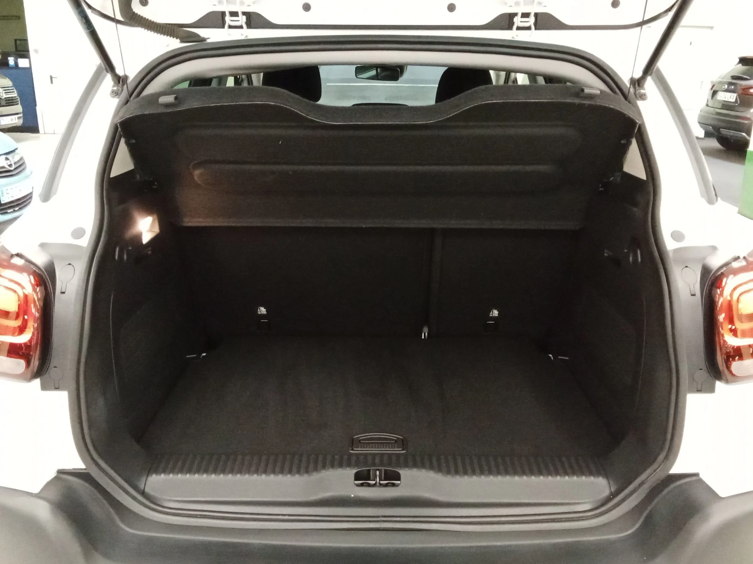 Citroen C3 Aircross PureTech 110 SANDS Shine 81 kW (110 CV) - Foto 29