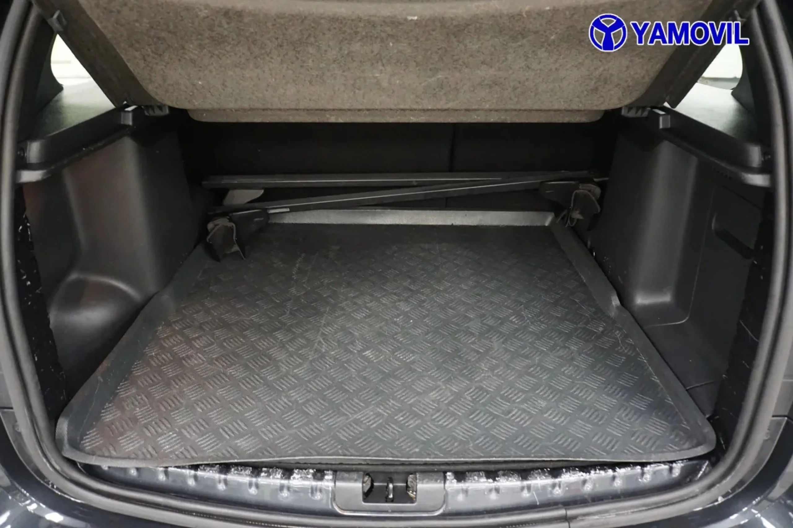 Dacia Duster 1.5 dCi Laureate 4x4 81 kW (110 CV) - Foto 7