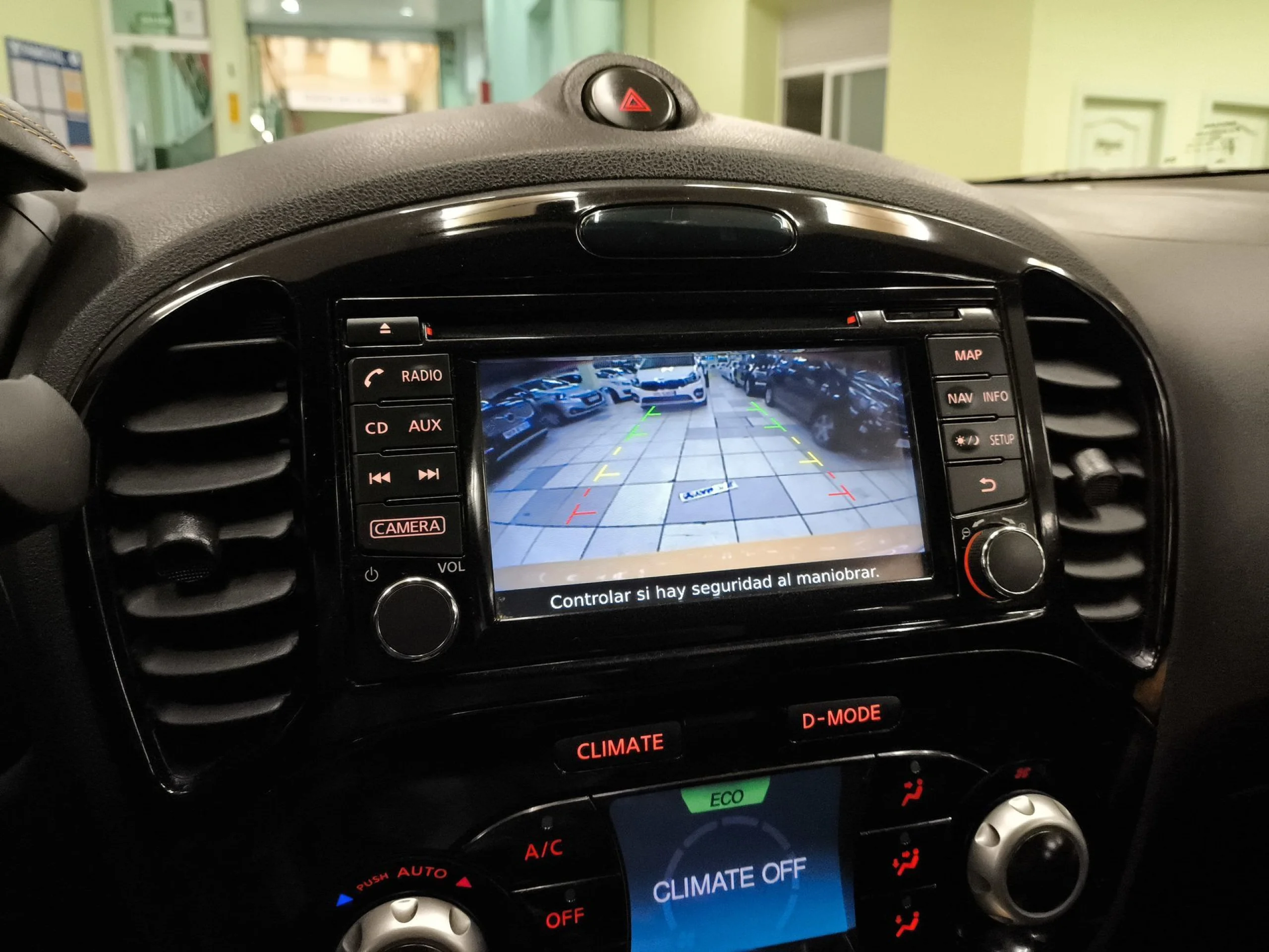 Nissan Juke 1.5 dCi Acenta 4x2 81 kW (110 CV) - Foto 16