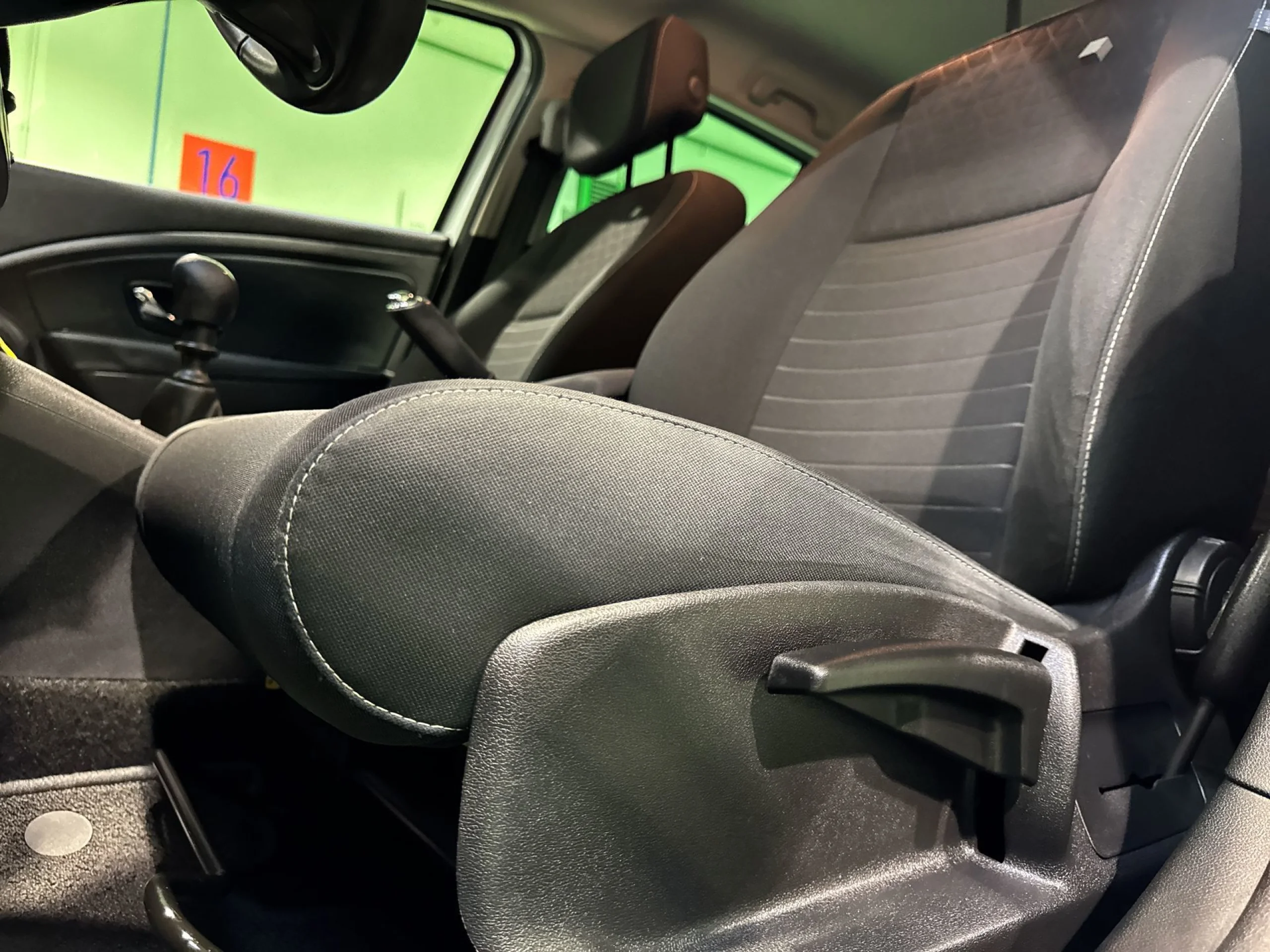 Renault Megane Limited Energy SANDS TCe 85 kW (115 CV) - Foto 9