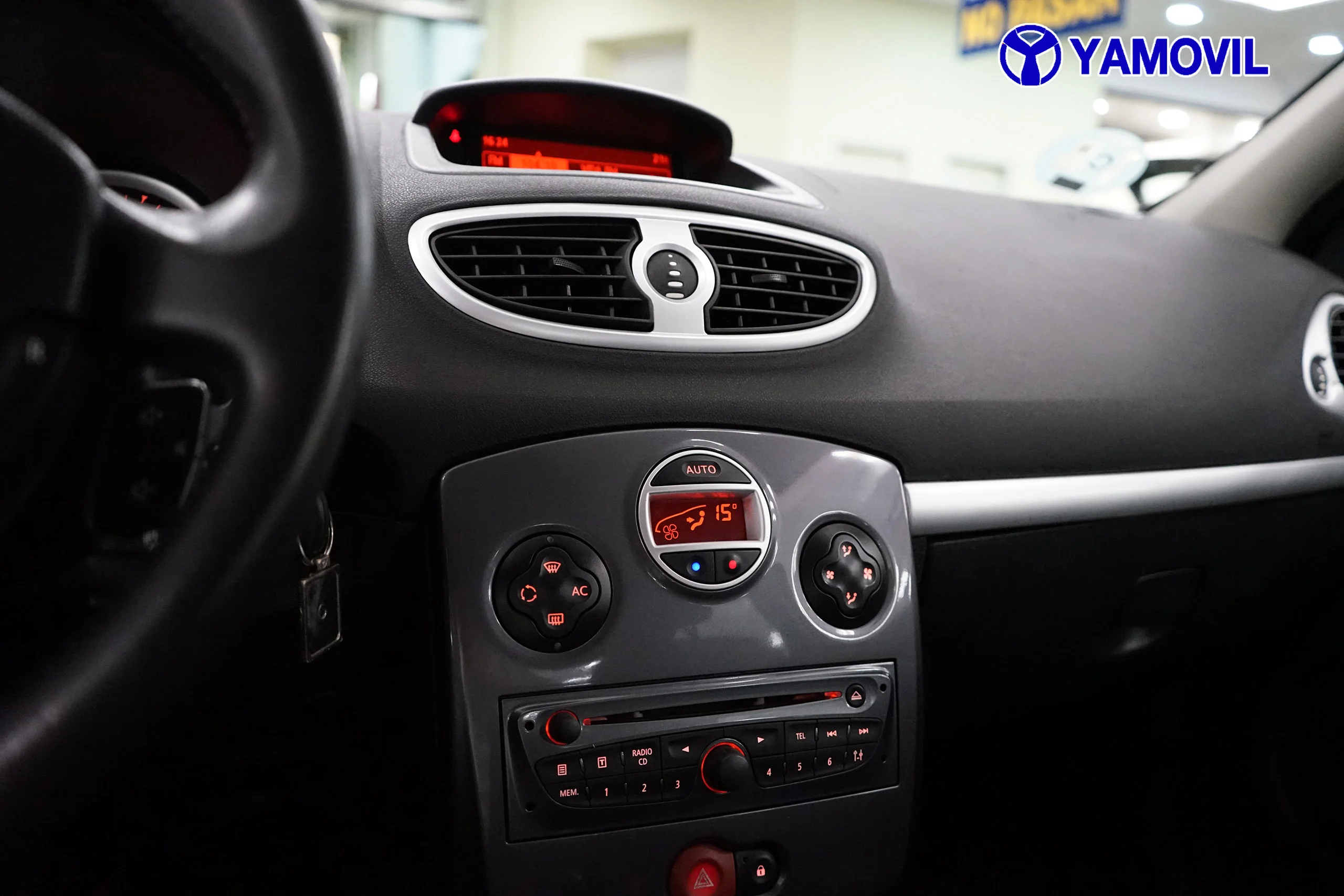 Renault Clio 1.2 16V AUTHENTIQUE 5P - Foto 24
