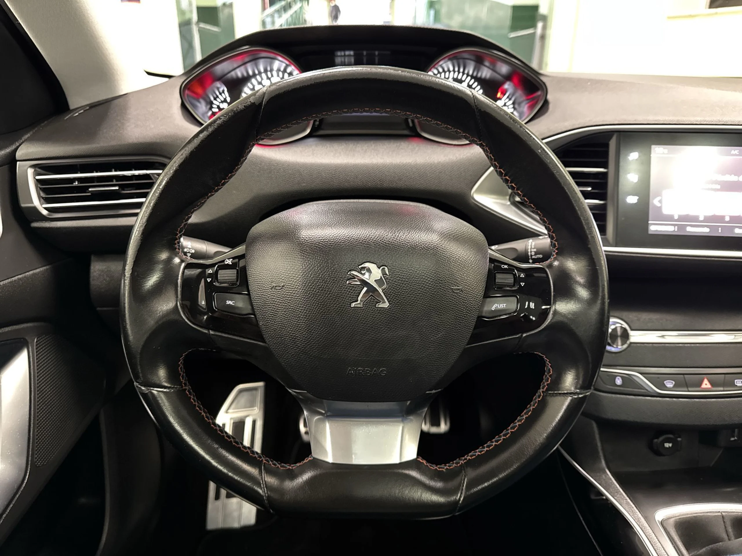 Peugeot 308 PureTech 130 SANDS Tech Edition 96 kW (130 CV) - Foto 13