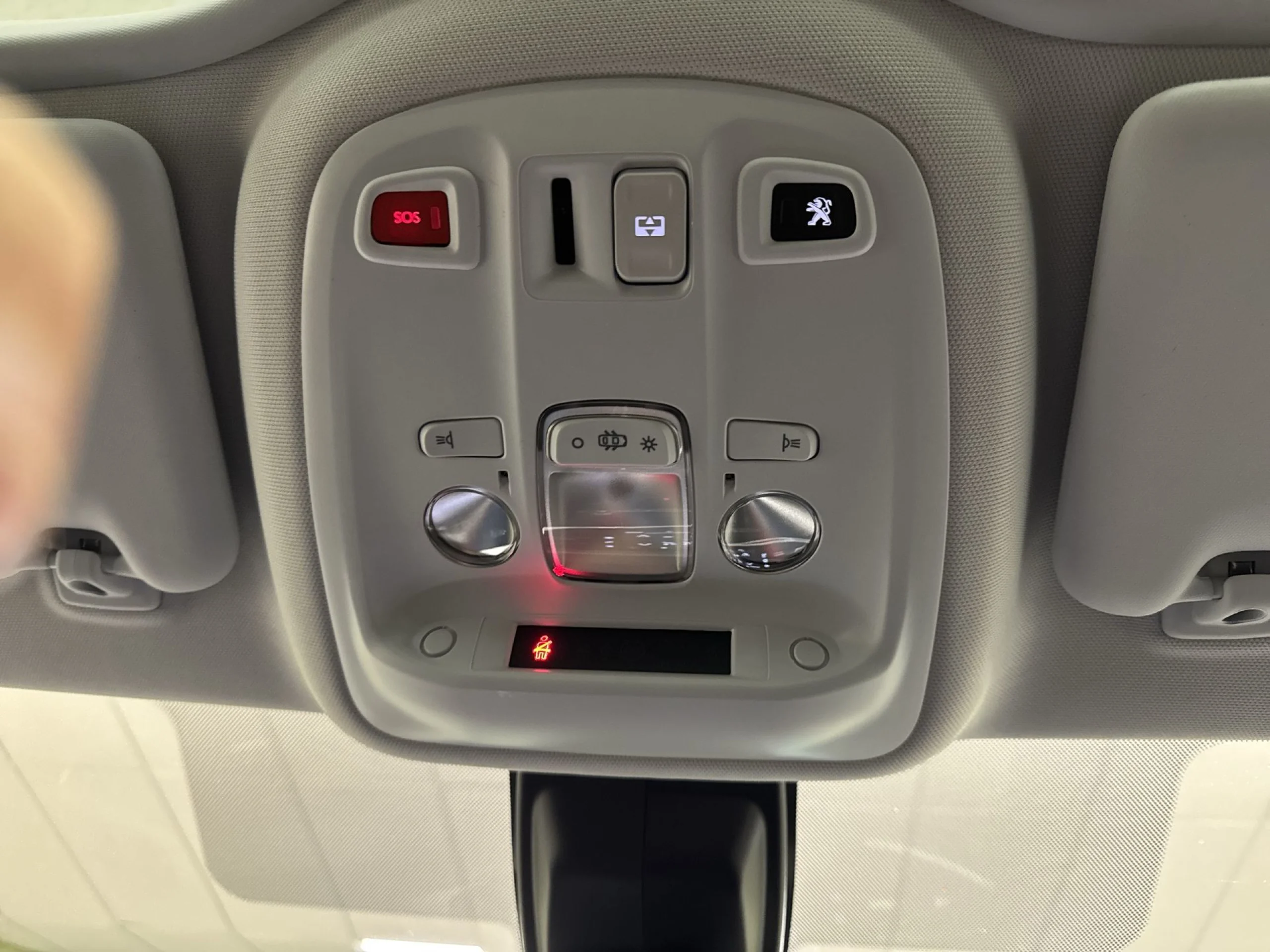 Peugeot 308 PureTech 130 SANDS Tech Edition 96 kW (130 CV) - Foto 17