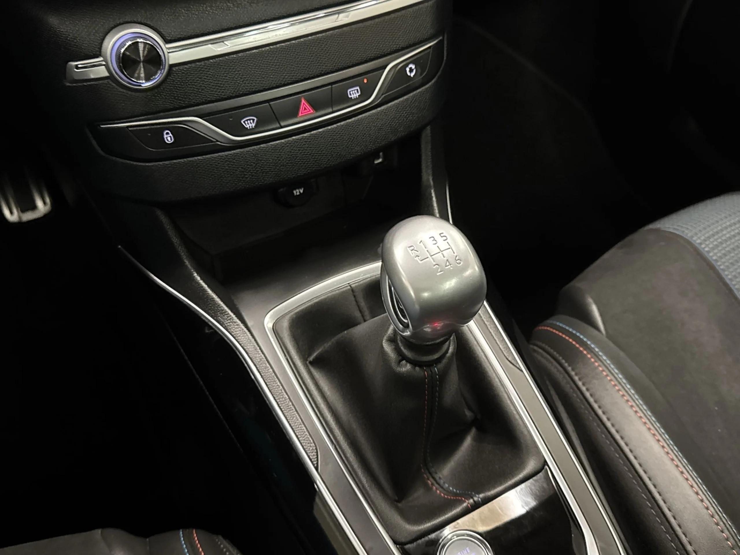 Peugeot 308 PureTech 130 SANDS Tech Edition 96 kW (130 CV) - Foto 21