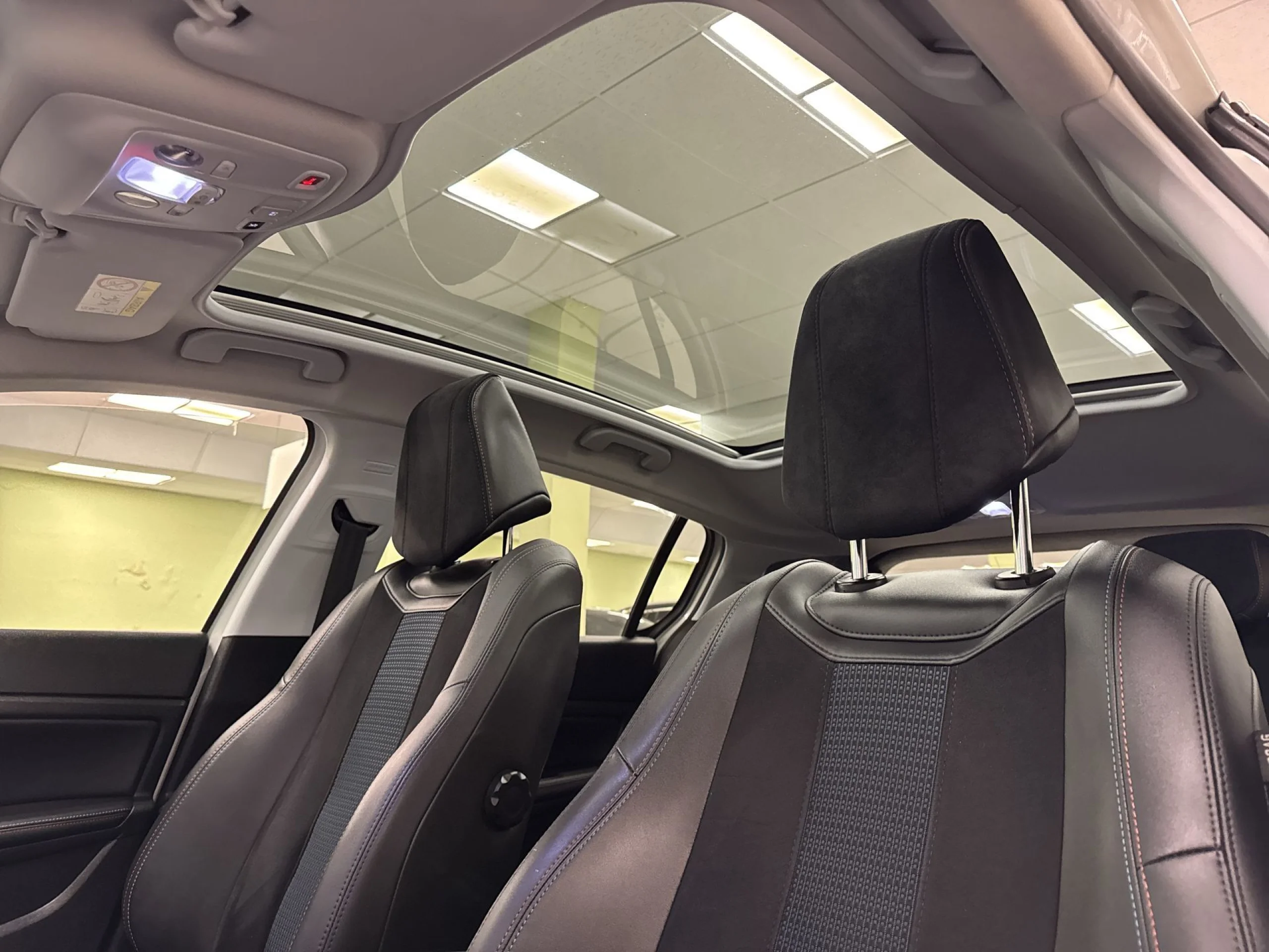 Peugeot 308 PureTech 130 SANDS Tech Edition 96 kW (130 CV) - Foto 23