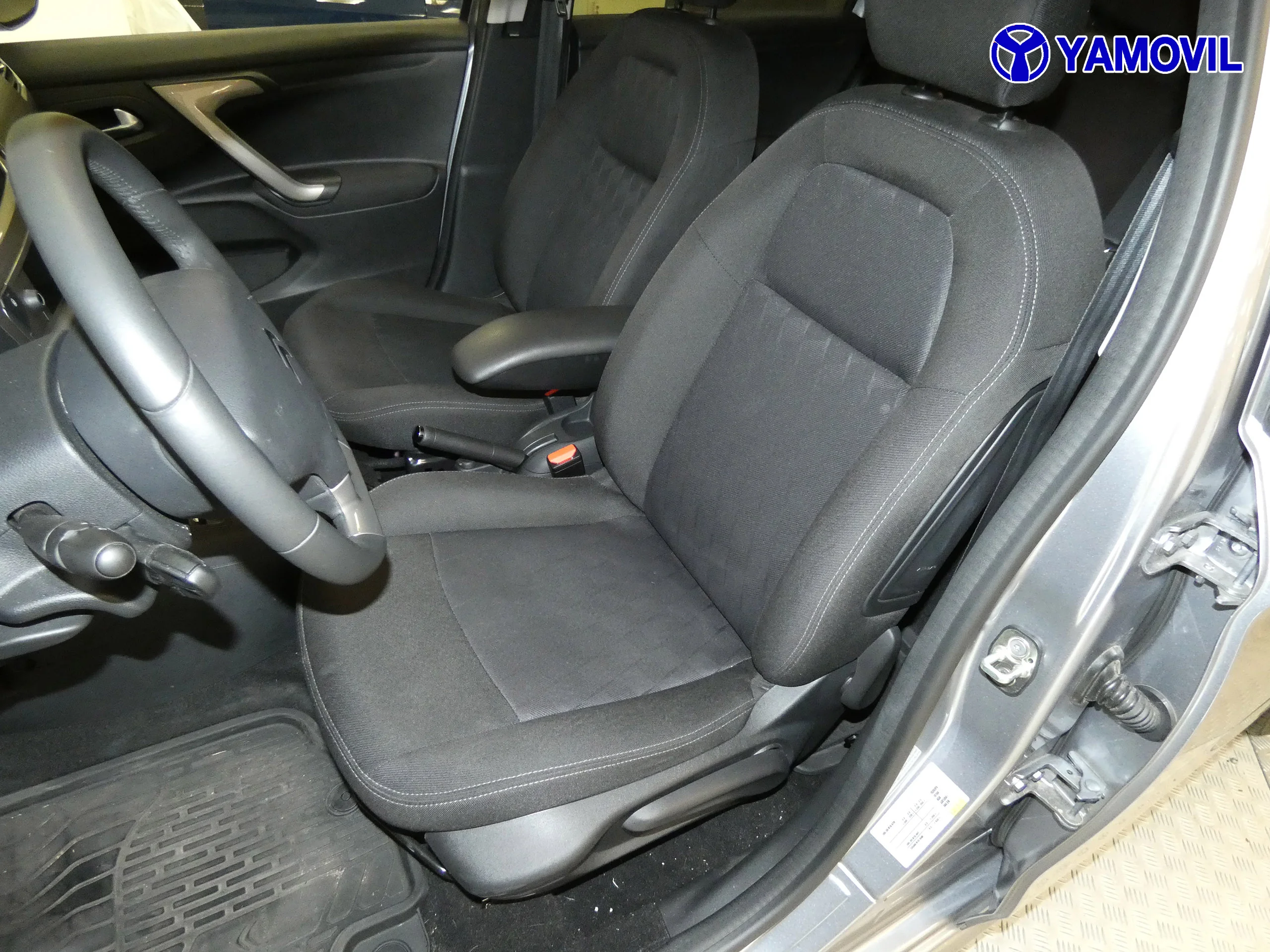 Citroen C-Elysee 1.2 PURETECH SHINE 4P - Foto 13