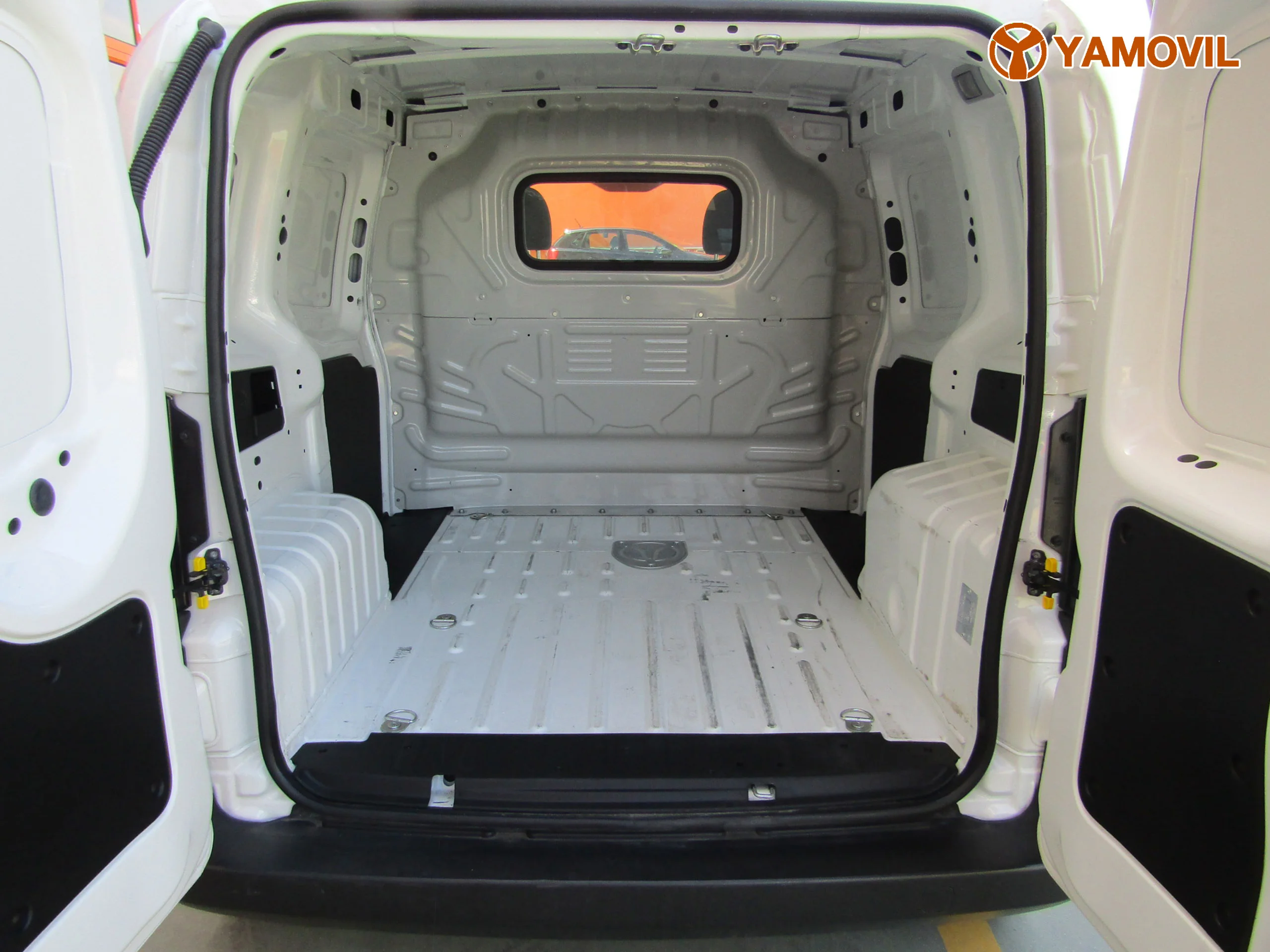 Fiat Fiorino FURGON 1.3MJET CARGO BASE - Foto 6