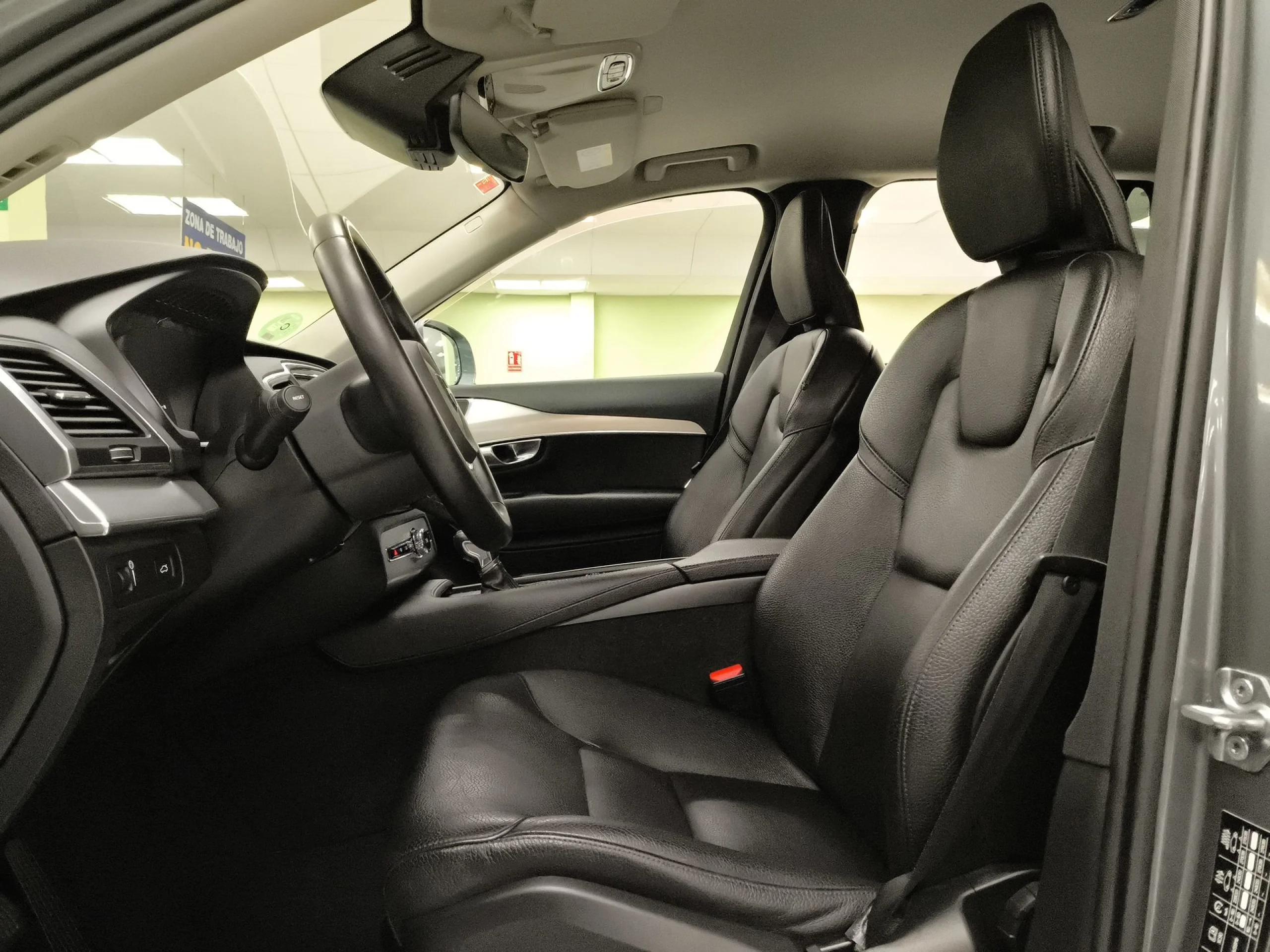 Volvo XC90 D5 Momentum AWD Auto 173 kW (235 CV) - Foto 8