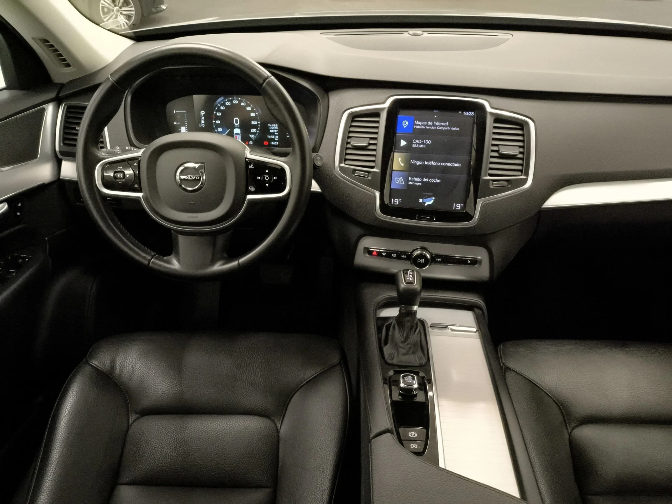 Volvo XC90 D5 Momentum AWD Auto 173 kW (235 CV) - Foto 11