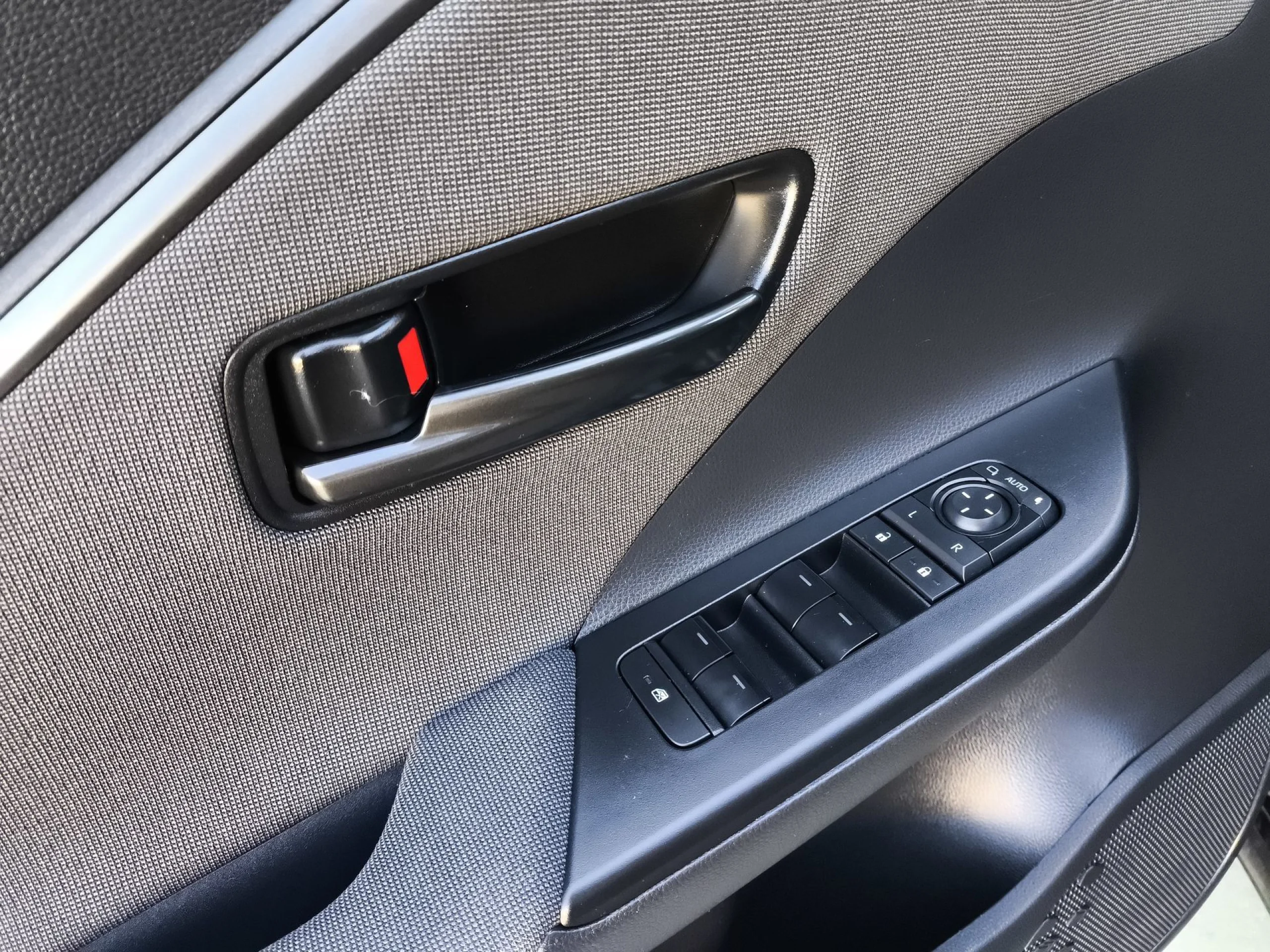 Toyota C-HR 140H Advance 103 kW (140 CV) - Foto 10