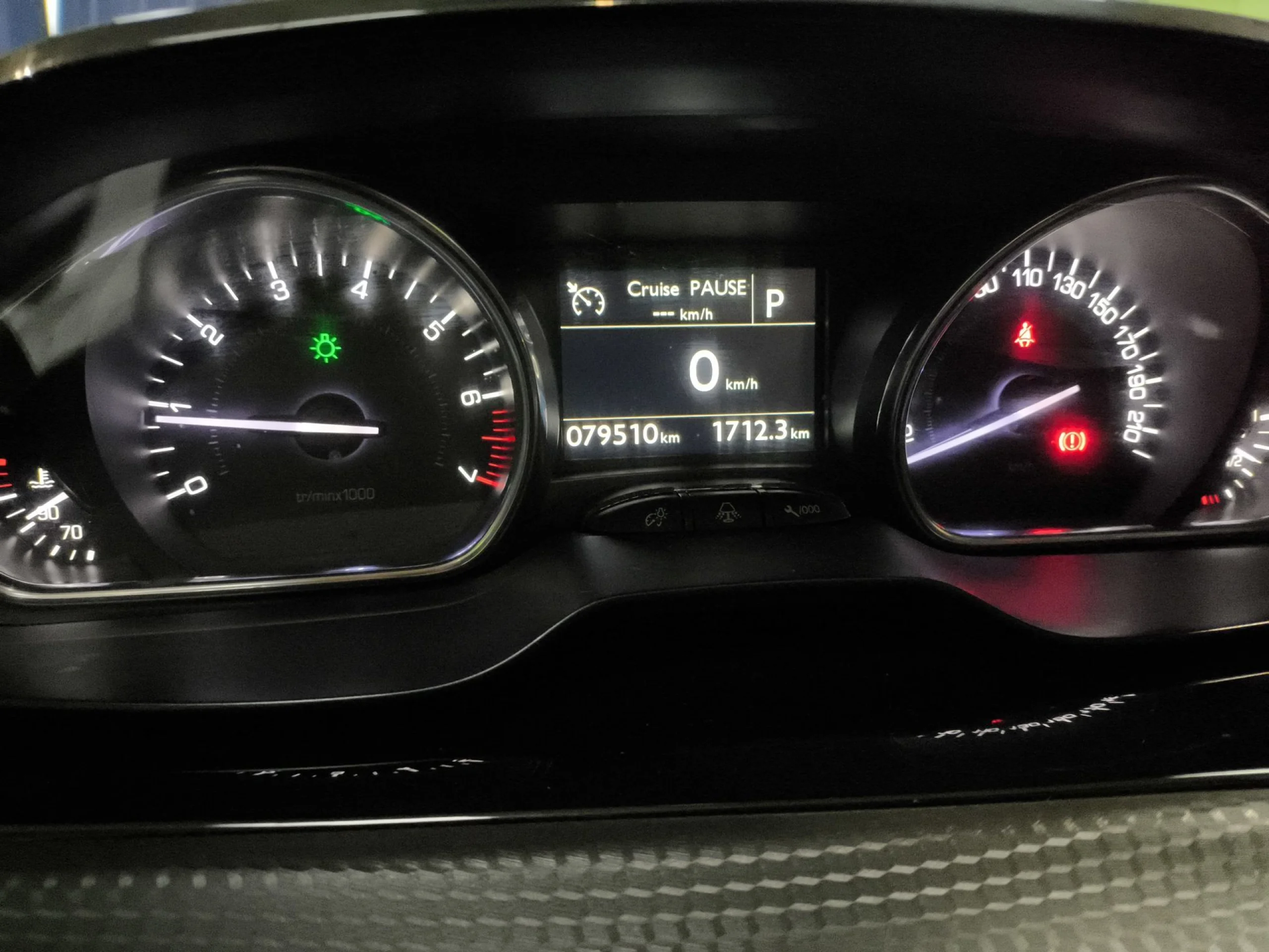 Peugeot 2008 PureTech 110 SANDS Allure EAT6 81 kW (110 CV) - Foto 12