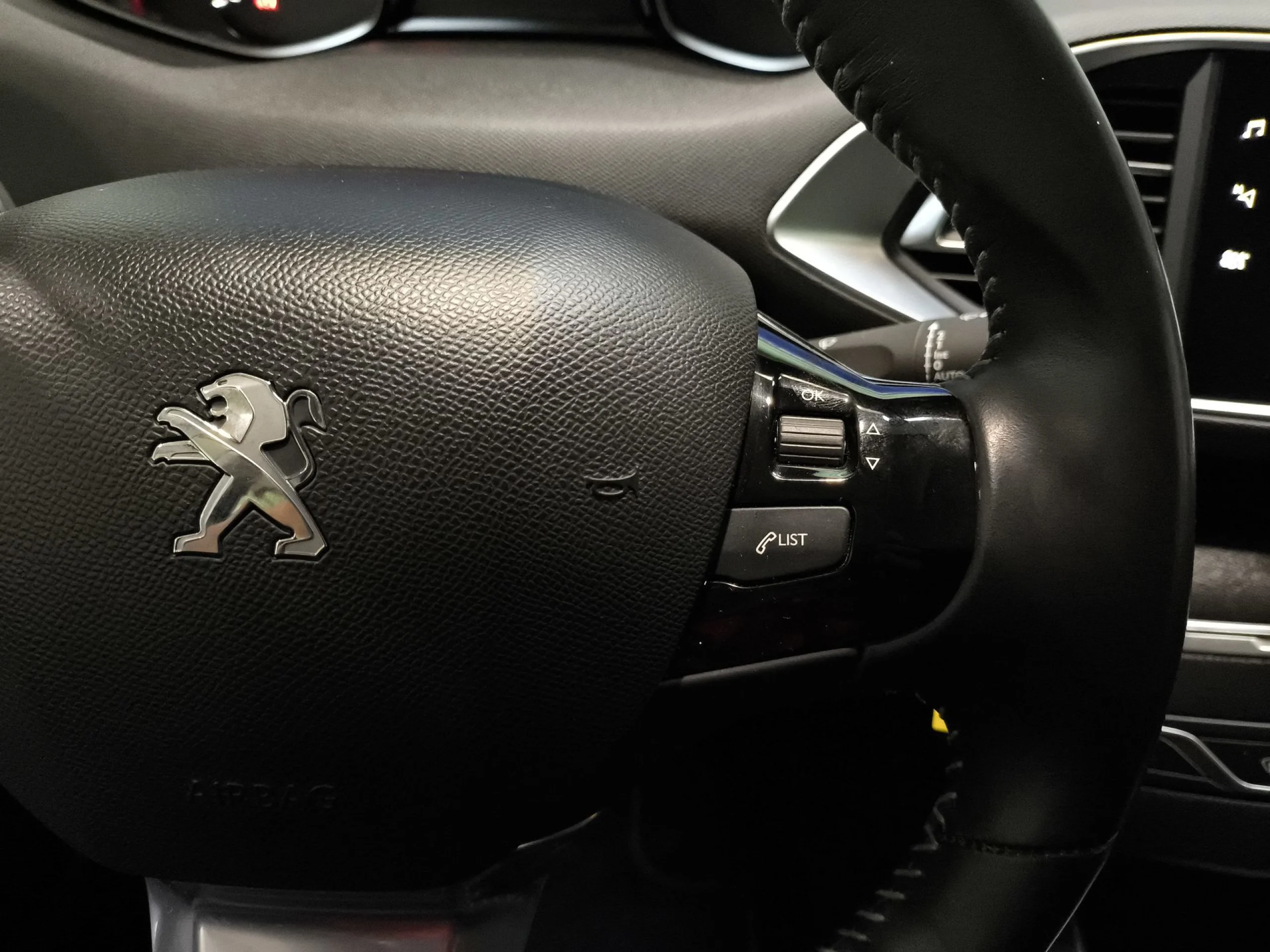 Peugeot 308 BlueHDi 100 Style 75 kW (100 CV) - Foto 15