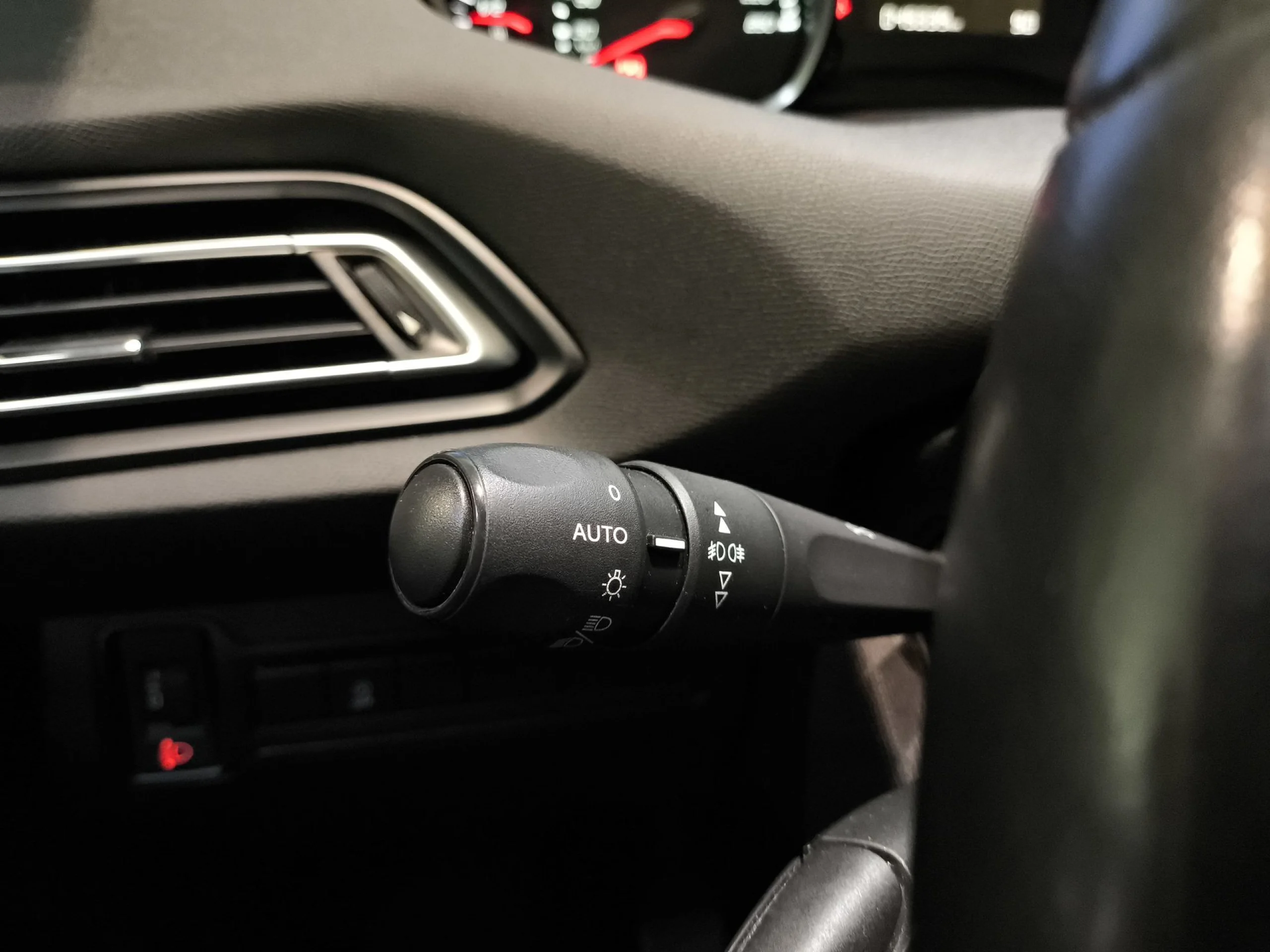 Peugeot 308 BlueHDi 100 Style 75 kW (100 CV) - Foto 16