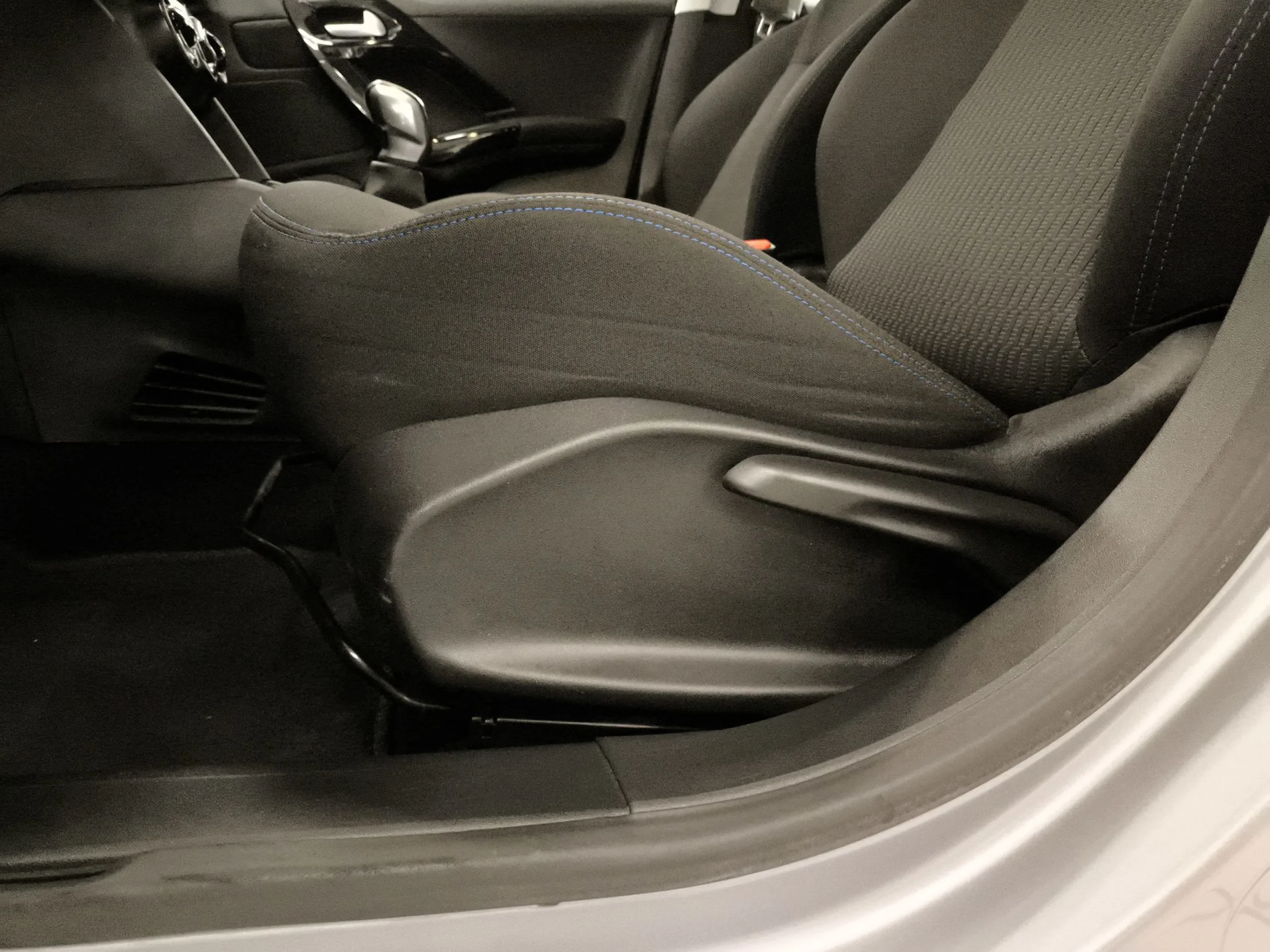 Peugeot 208 PureTech Signature 60 kW (82 CV) - Foto 9