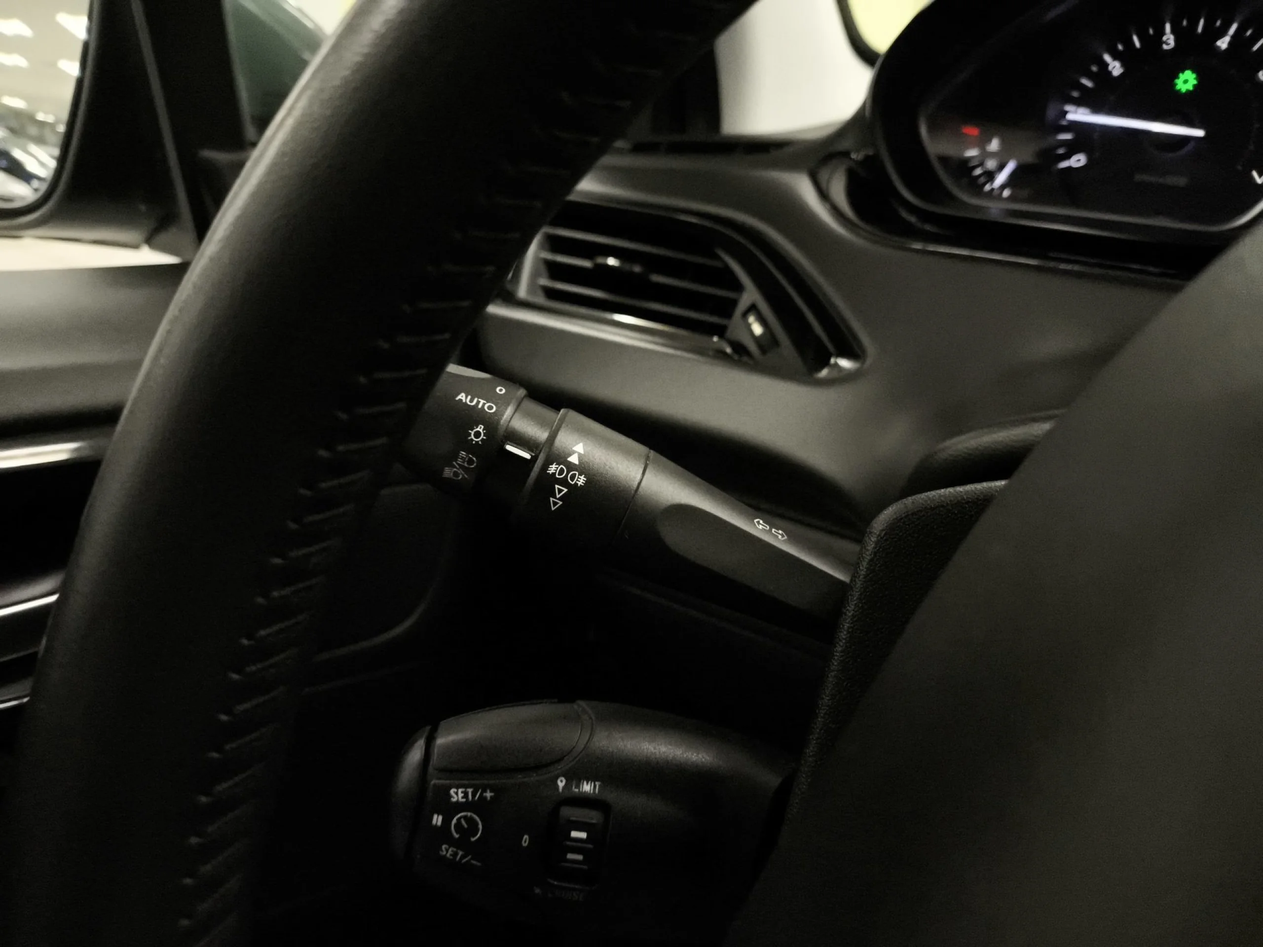 Peugeot 208 PureTech Signature 60 kW (82 CV) - Foto 16
