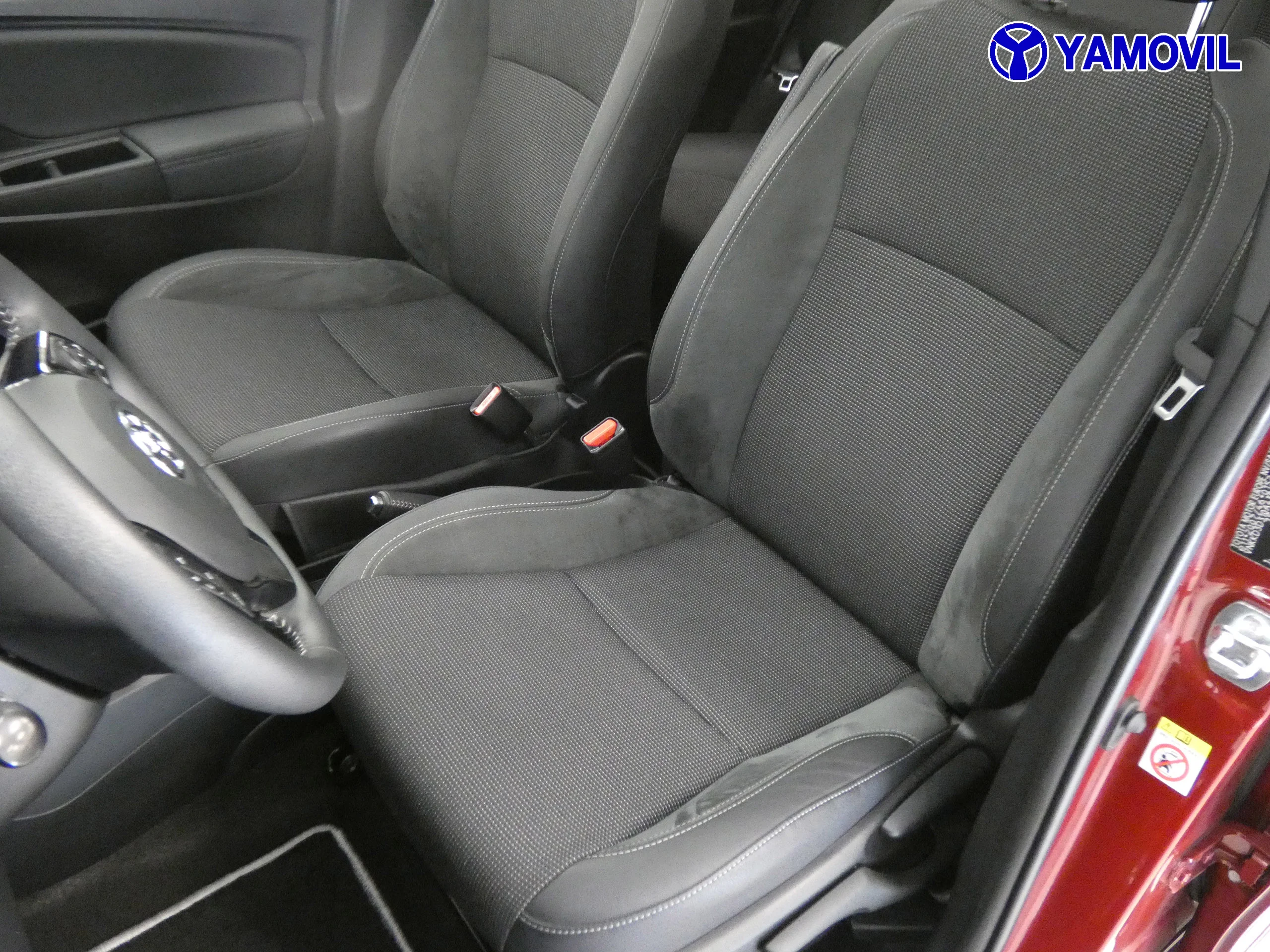 Toyota Yaris 1.5 HYBRID FEEL LIMITED EDITION - Foto 13