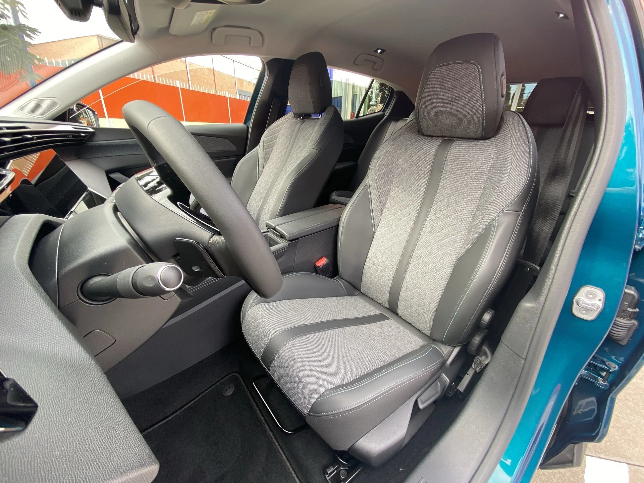 Peugeot 408 Puretech 130 Allure Pack EAT8 96 kW (130 CV) - Foto 8