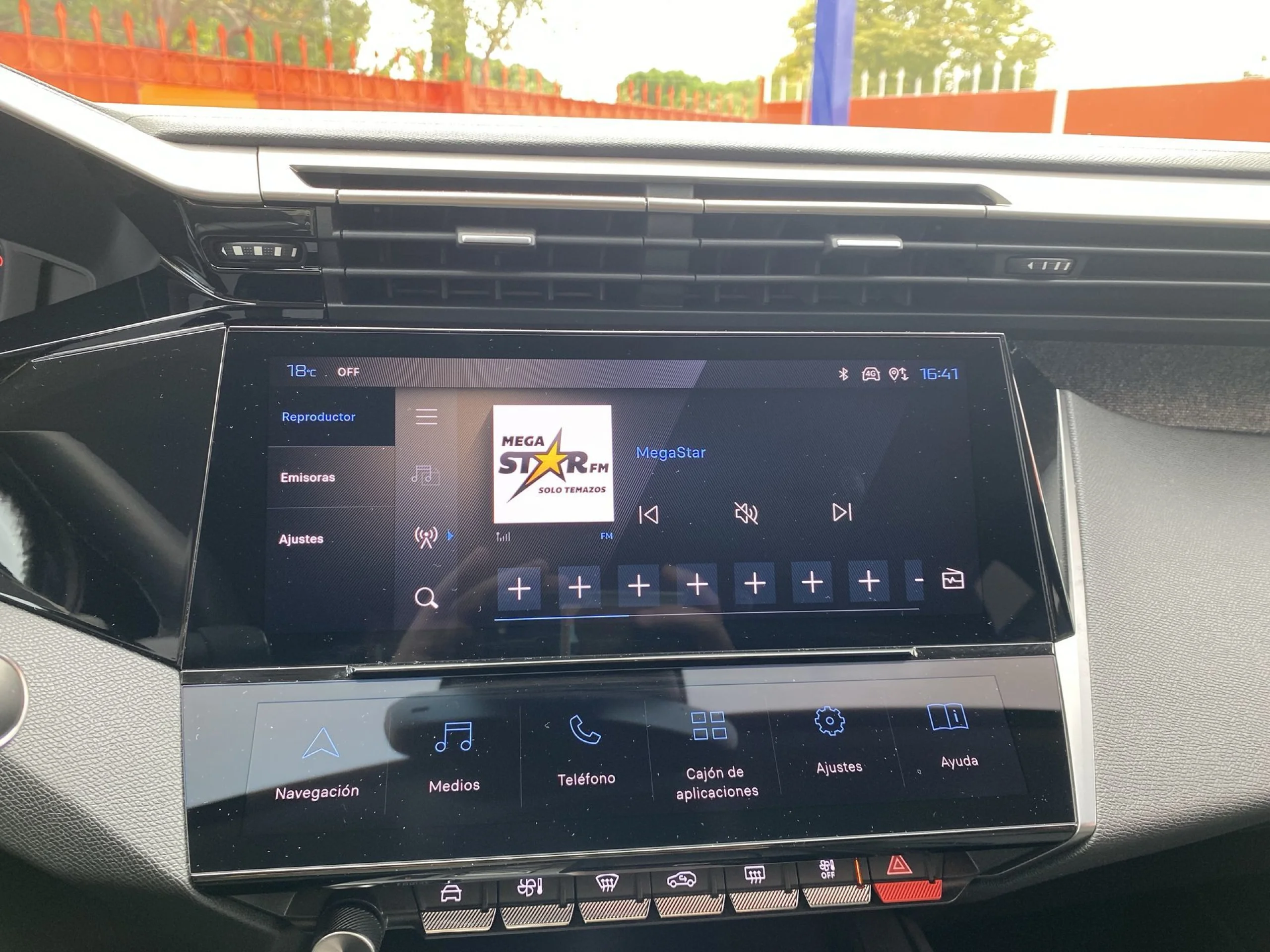 Peugeot 408 Puretech 130 Allure Pack EAT8 96 kW (130 CV) - Foto 13