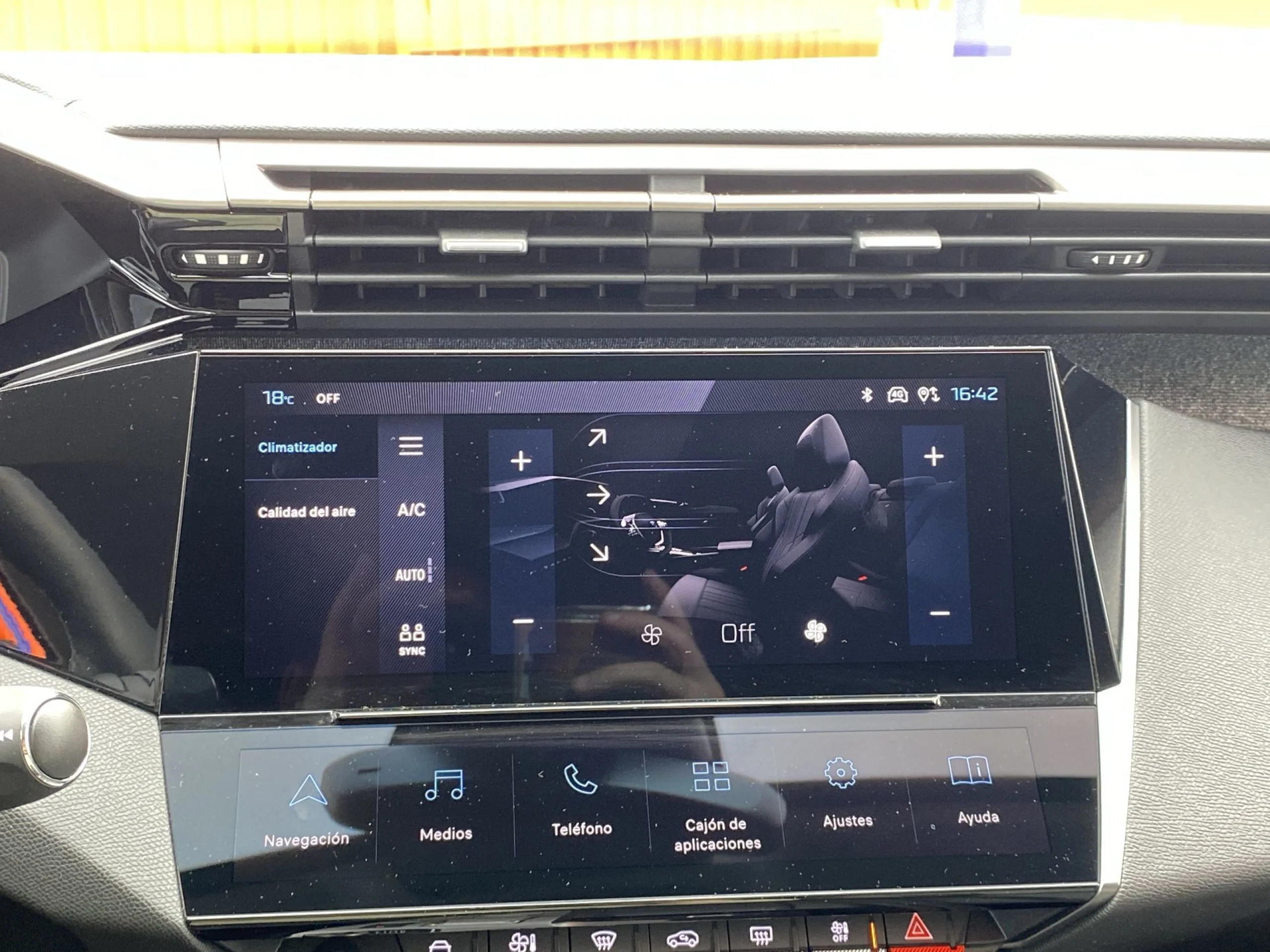 Peugeot 408 Puretech 130 Allure Pack EAT8 96 kW (130 CV) - Foto 16