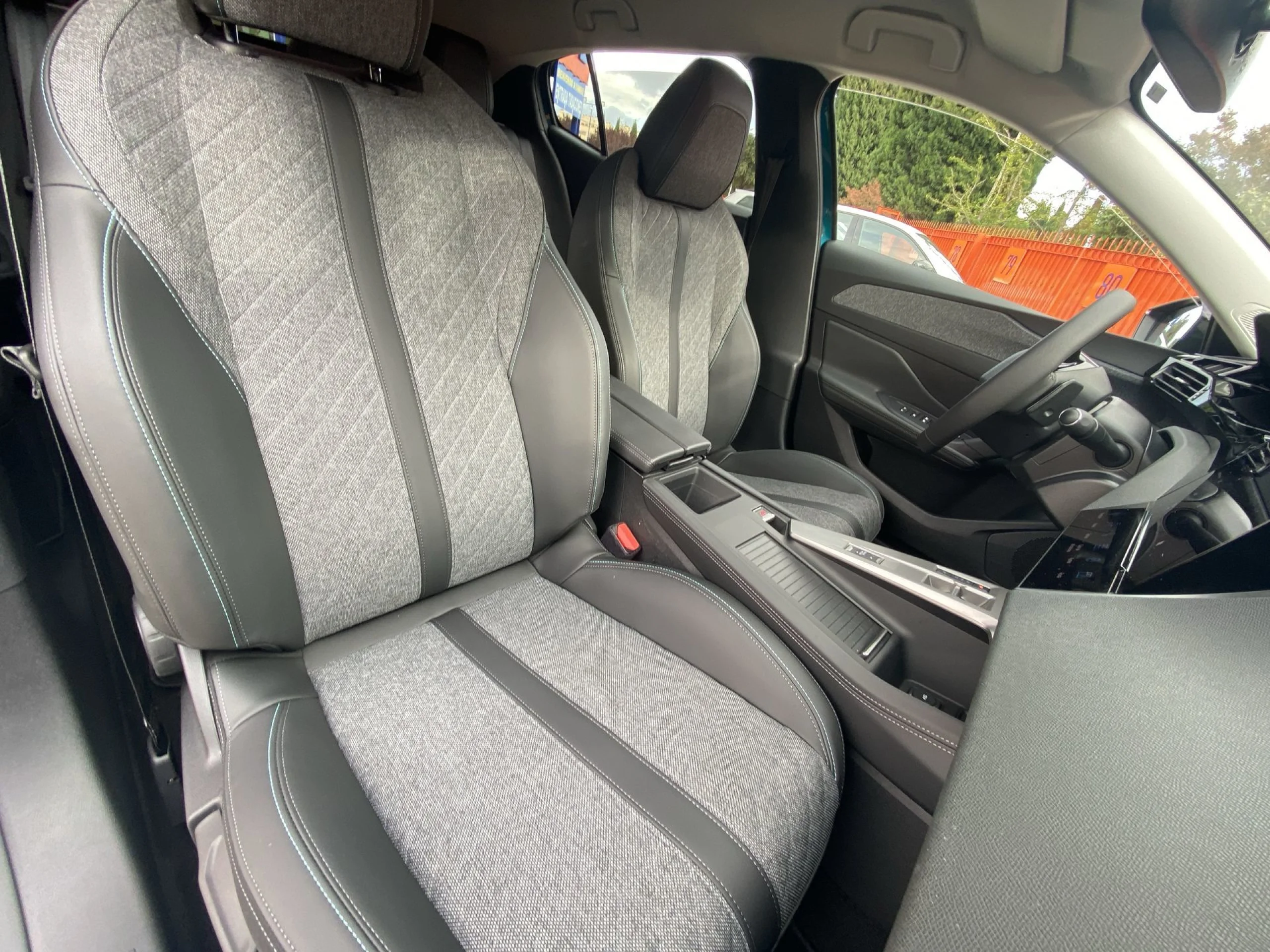 Peugeot 408 Puretech 130 Allure Pack EAT8 96 kW (130 CV) - Foto 21