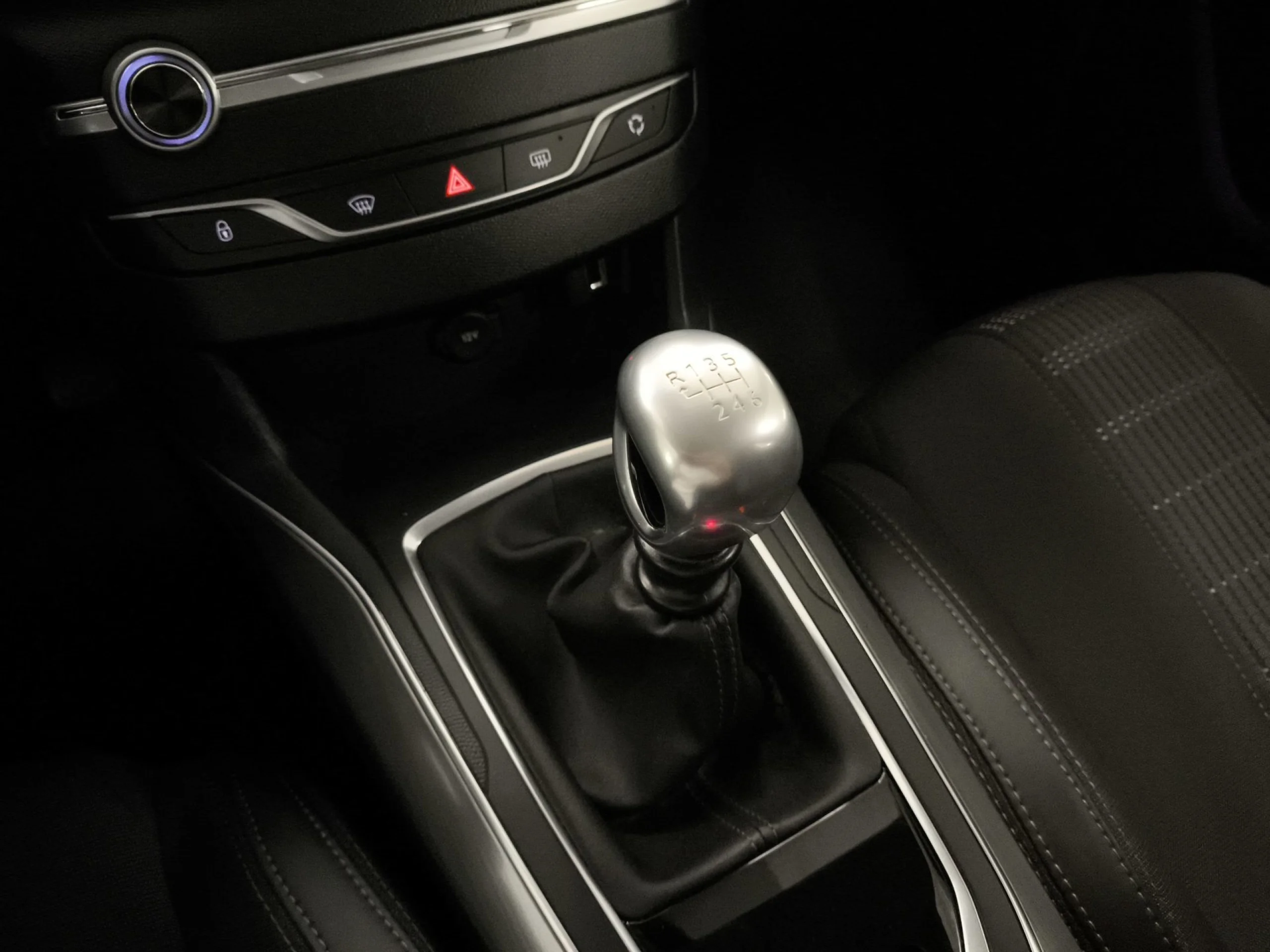 Peugeot 308 PureTech 130 SANDS Allure 96 kW (130 CV) - Foto 16