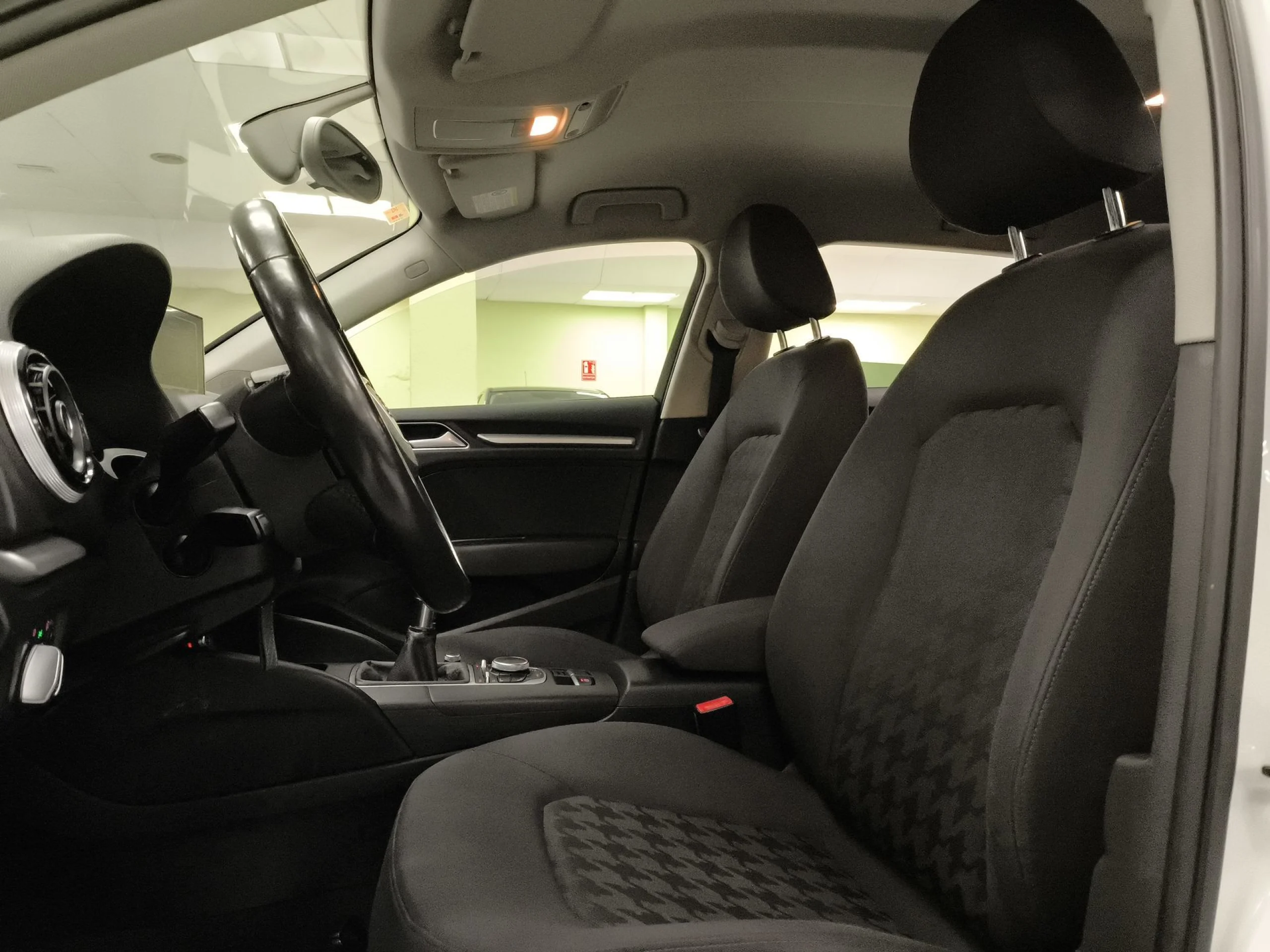 Audi A3 Sportback Attraction 1.6 TDI 77 kW (105 CV) - Foto 8