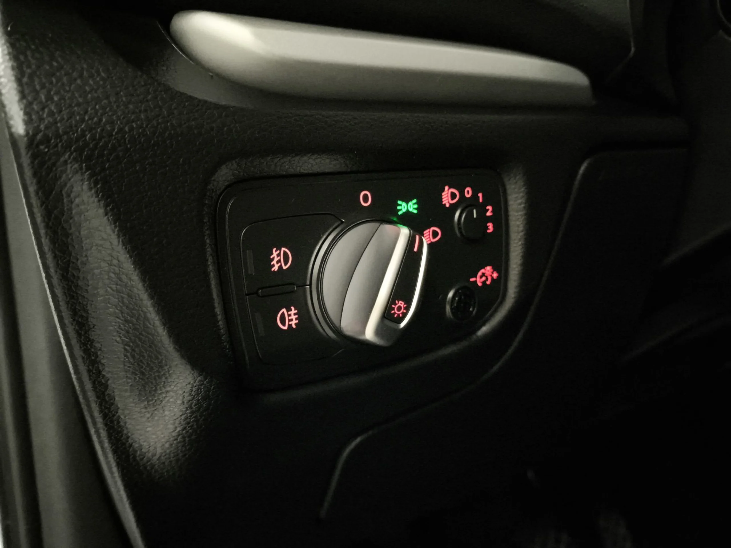 Audi A3 Sportback Attraction 1.6 TDI 77 kW (105 CV) - Foto 12