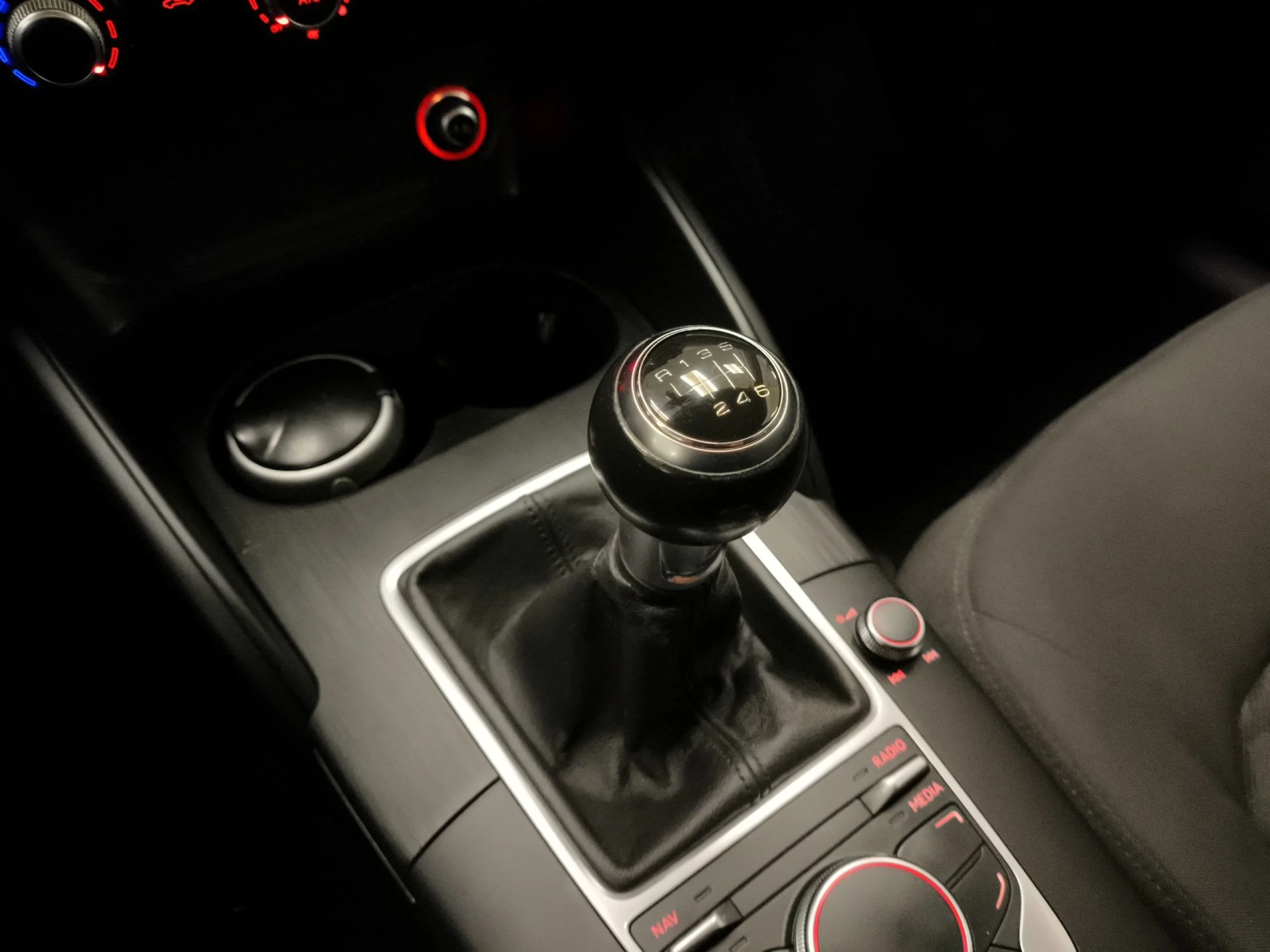 Audi A3 Sportback Attraction 1.6 TDI 77 kW (105 CV) - Foto 19