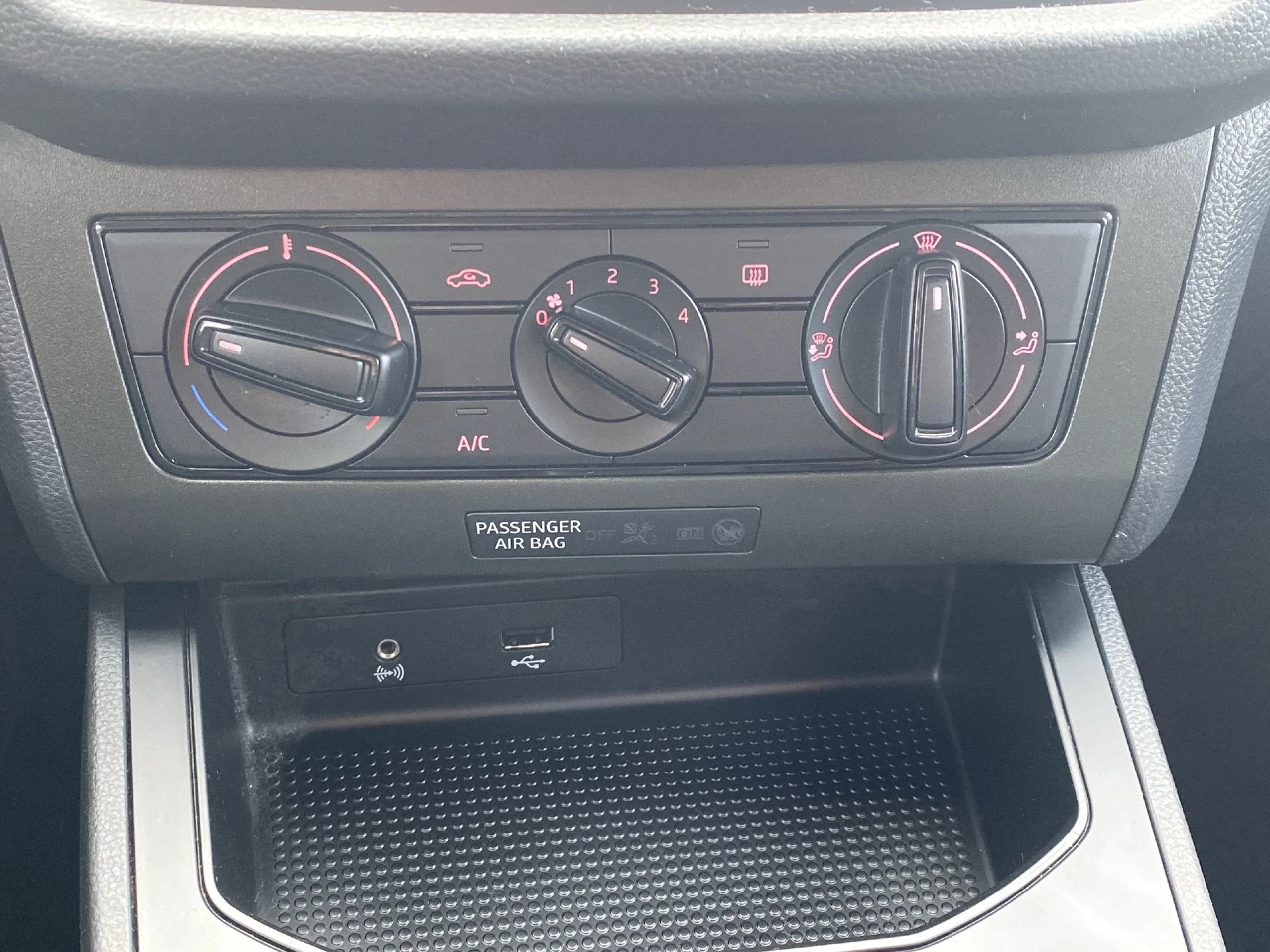 Seat Ibiza 1.0 TGI Reference Plus 66 kW (90 CV) - Foto 14