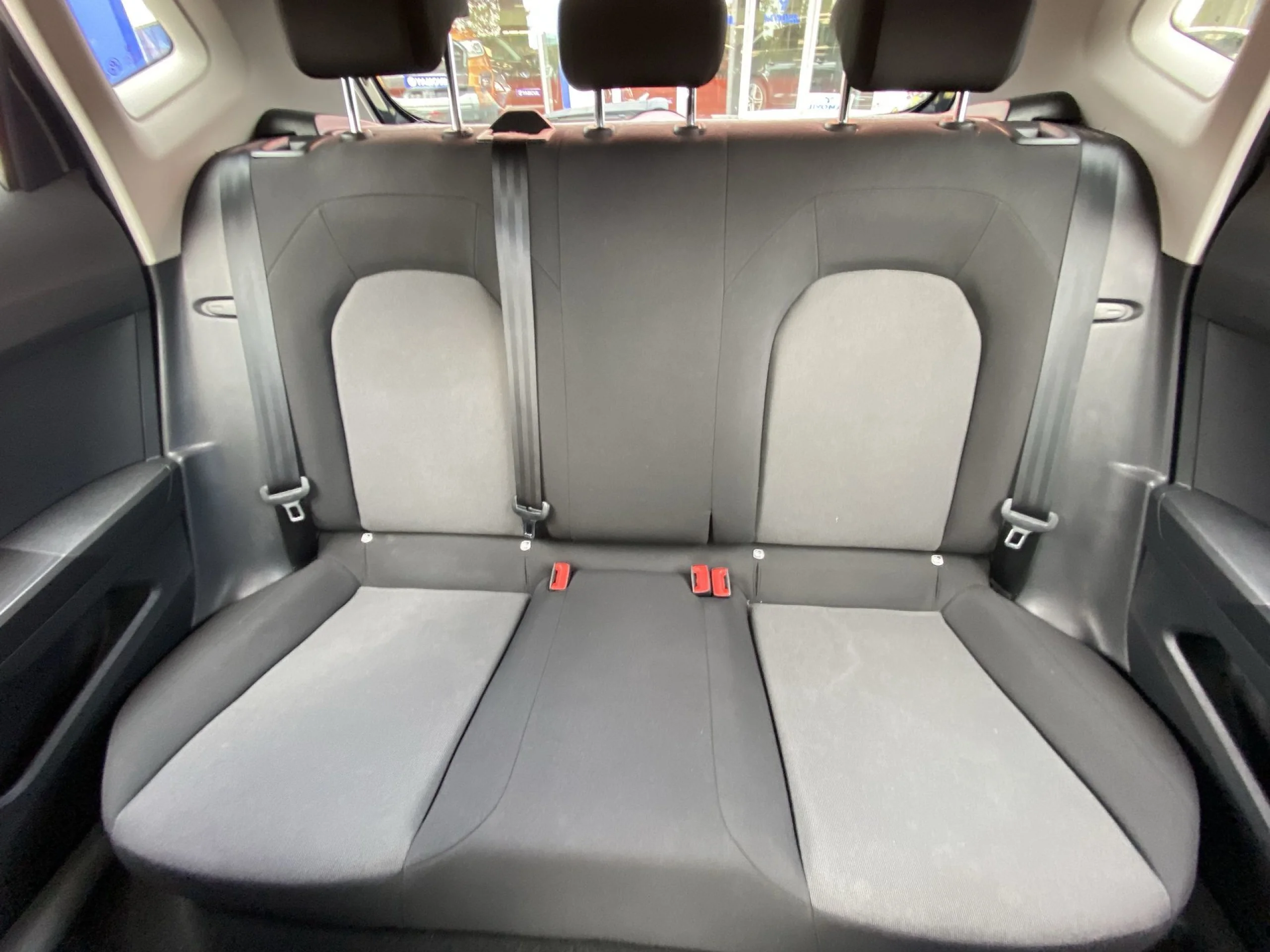 Seat Ibiza 1.0 TGI Reference Plus 66 kW (90 CV) - Foto 17