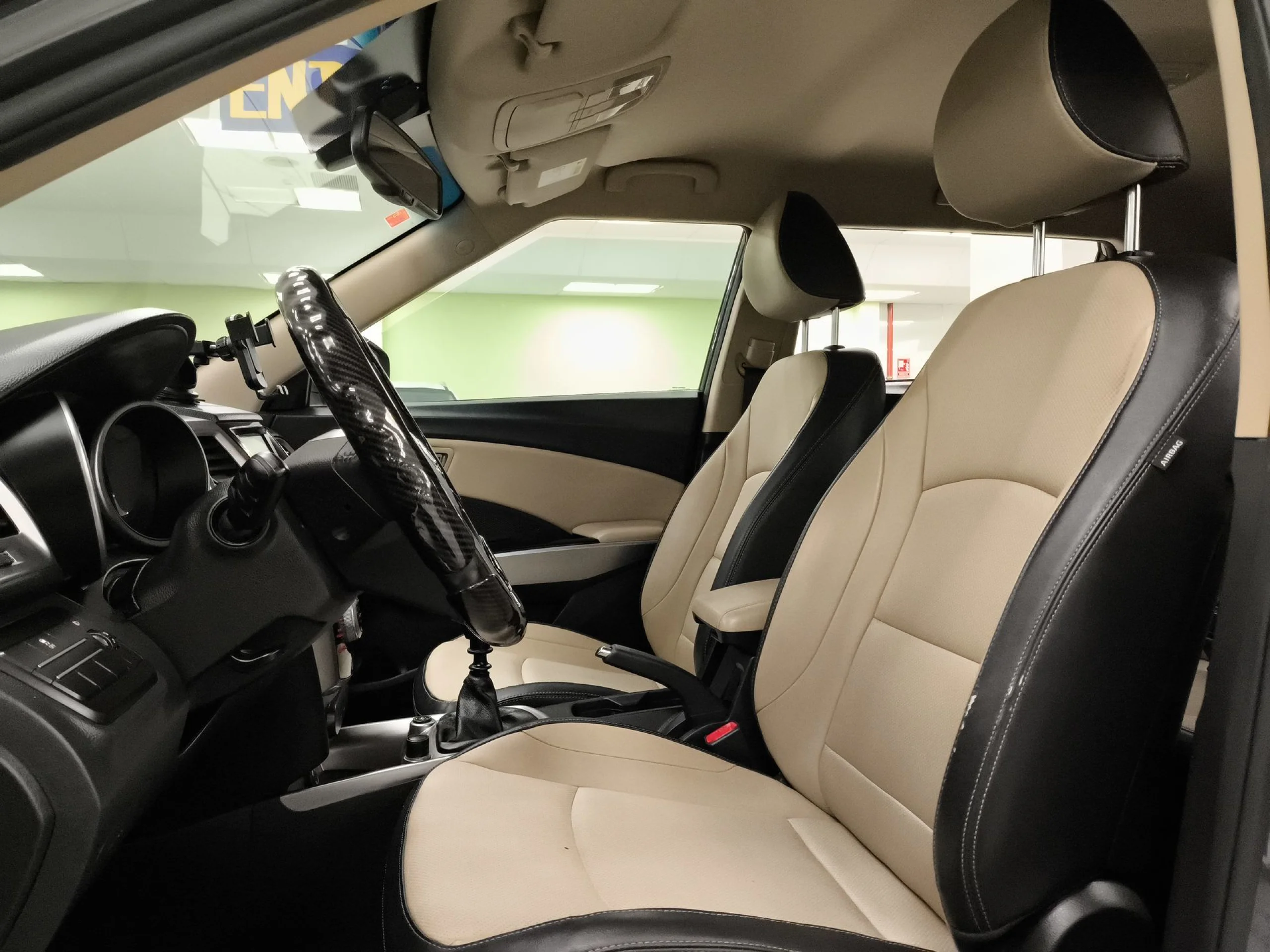 SsangYong Tivoli G16 GLP Limited 4x2 94 kW (128 CV) - Foto 8