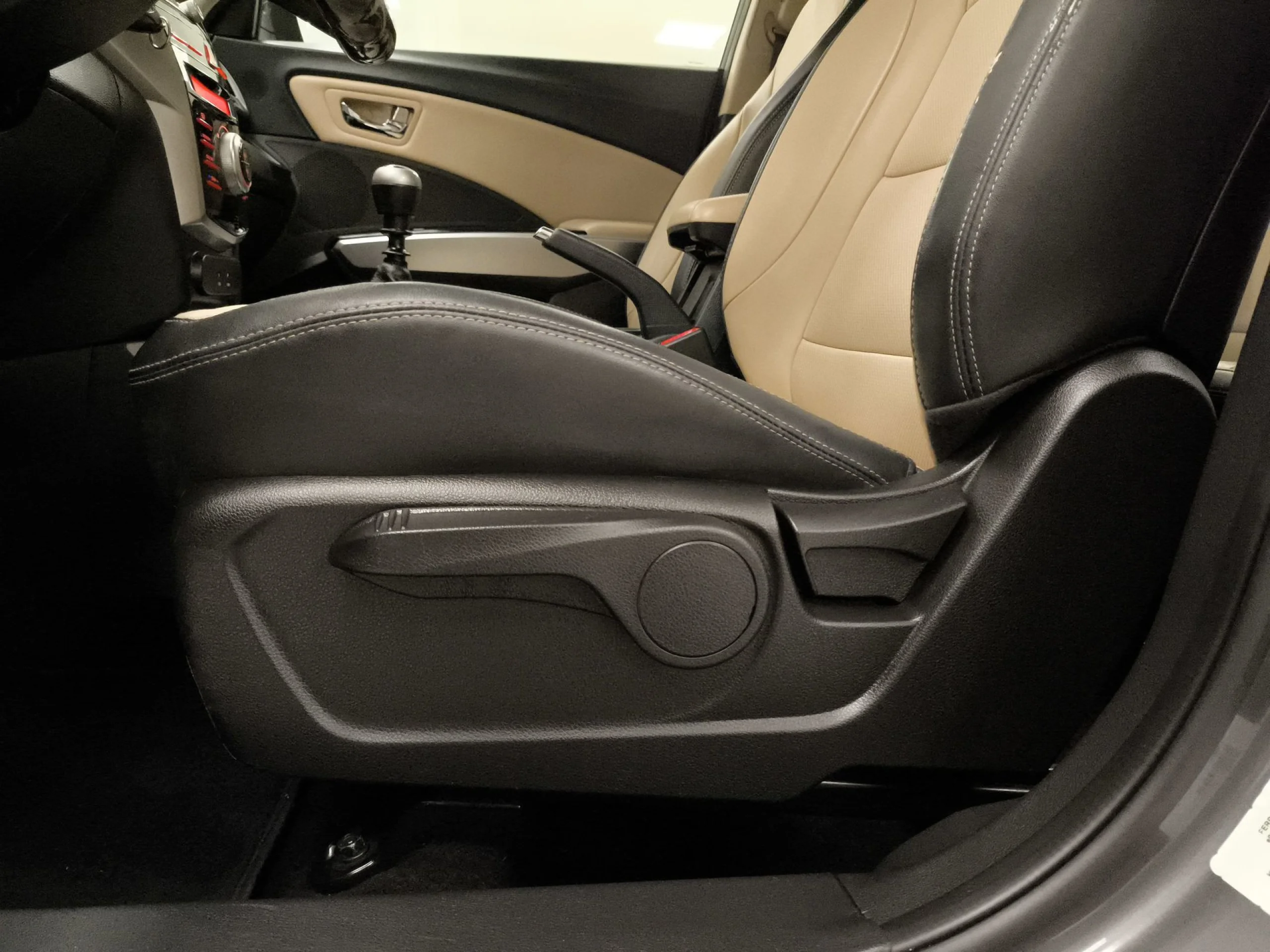 SsangYong Tivoli G16 GLP Limited 4x2 94 kW (128 CV) - Foto 9