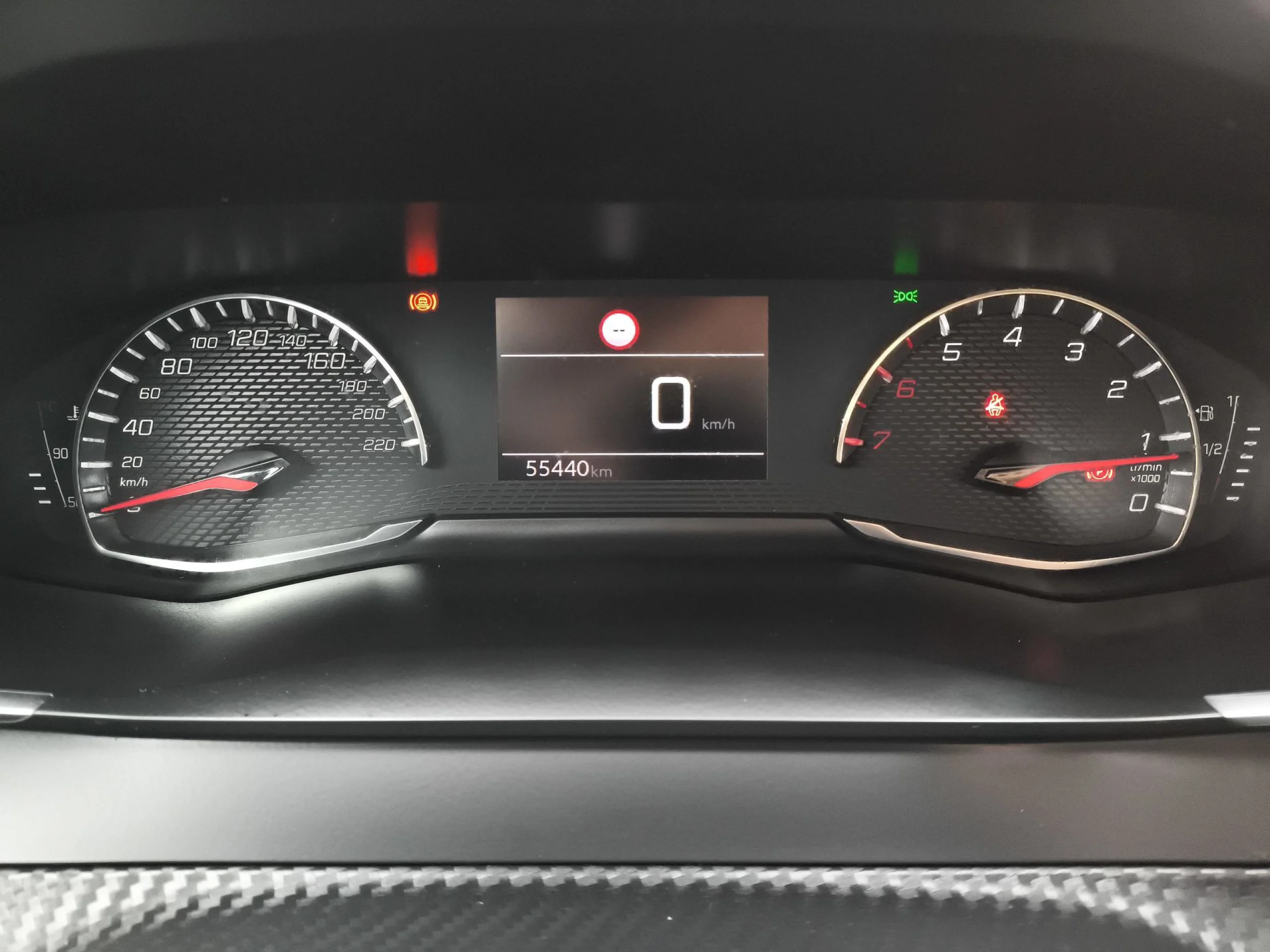 Peugeot 2008 PureTech 100 SANDS Allure Pack 75 kW (100 CV) - Foto 12