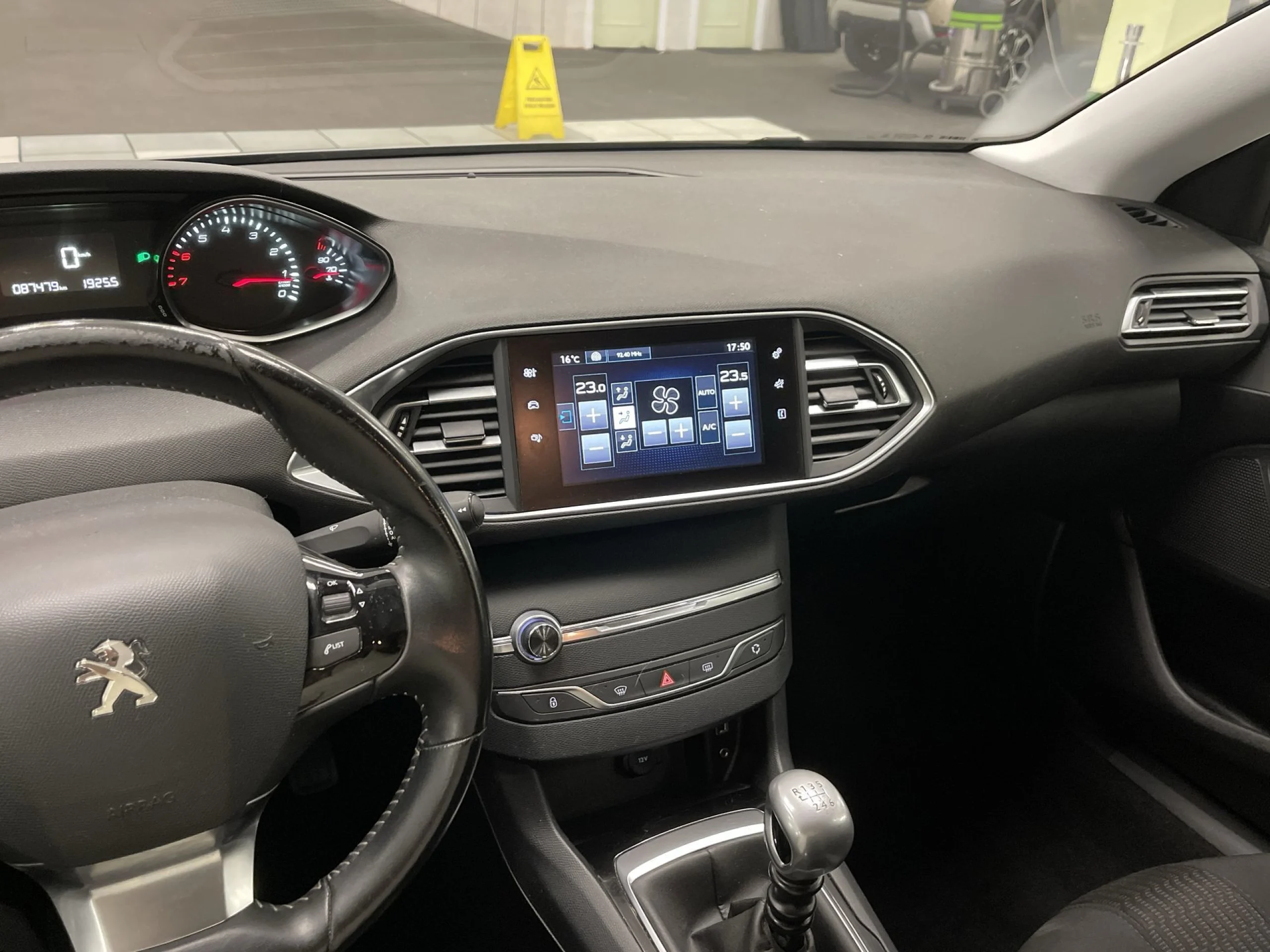 Peugeot 308 SW PureTech 130 SANDS Style 96 kW (130 CV) - Foto 15
