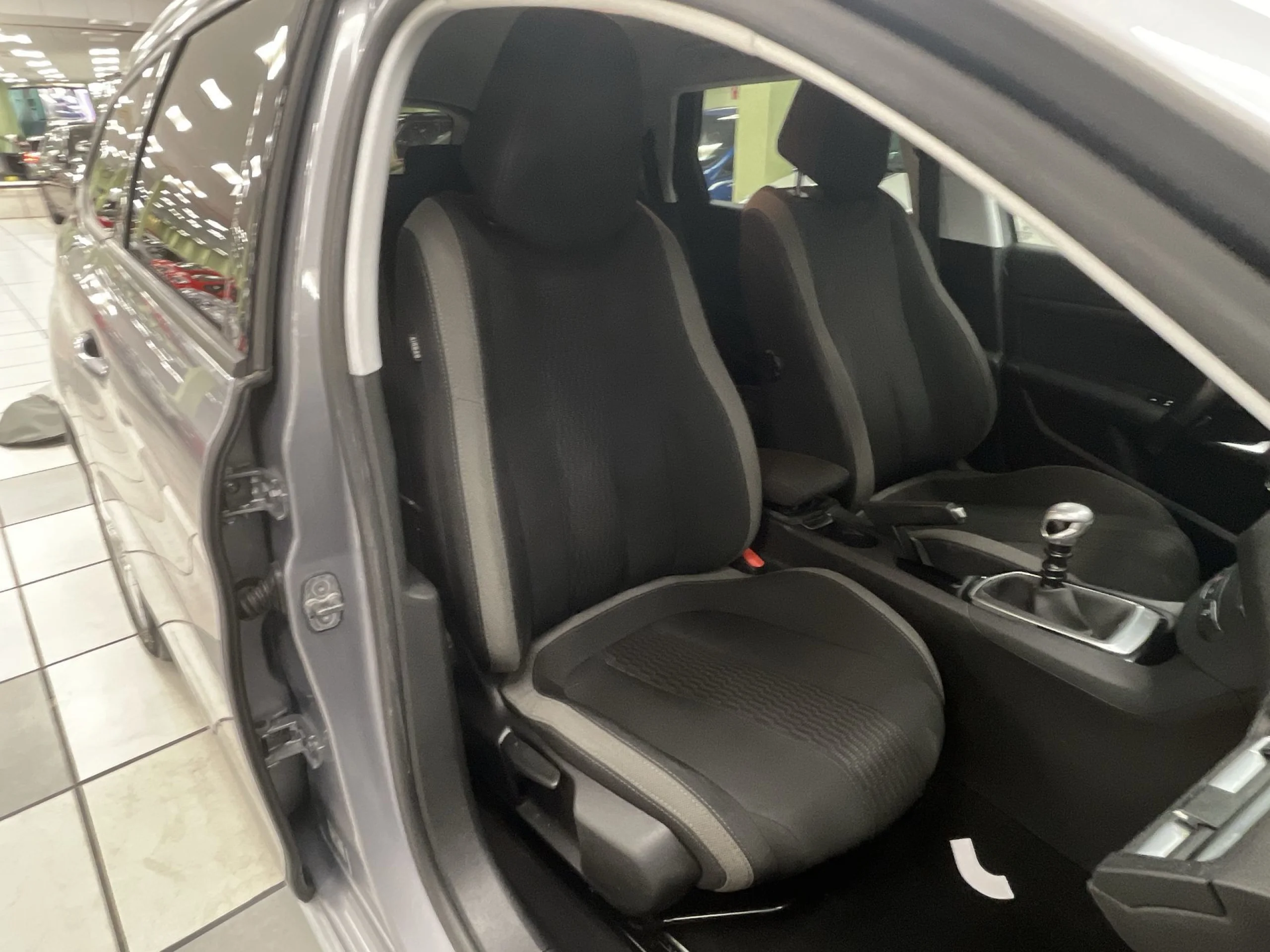 Peugeot 308 SW PureTech 130 SANDS Style 96 kW (130 CV) - Foto 18