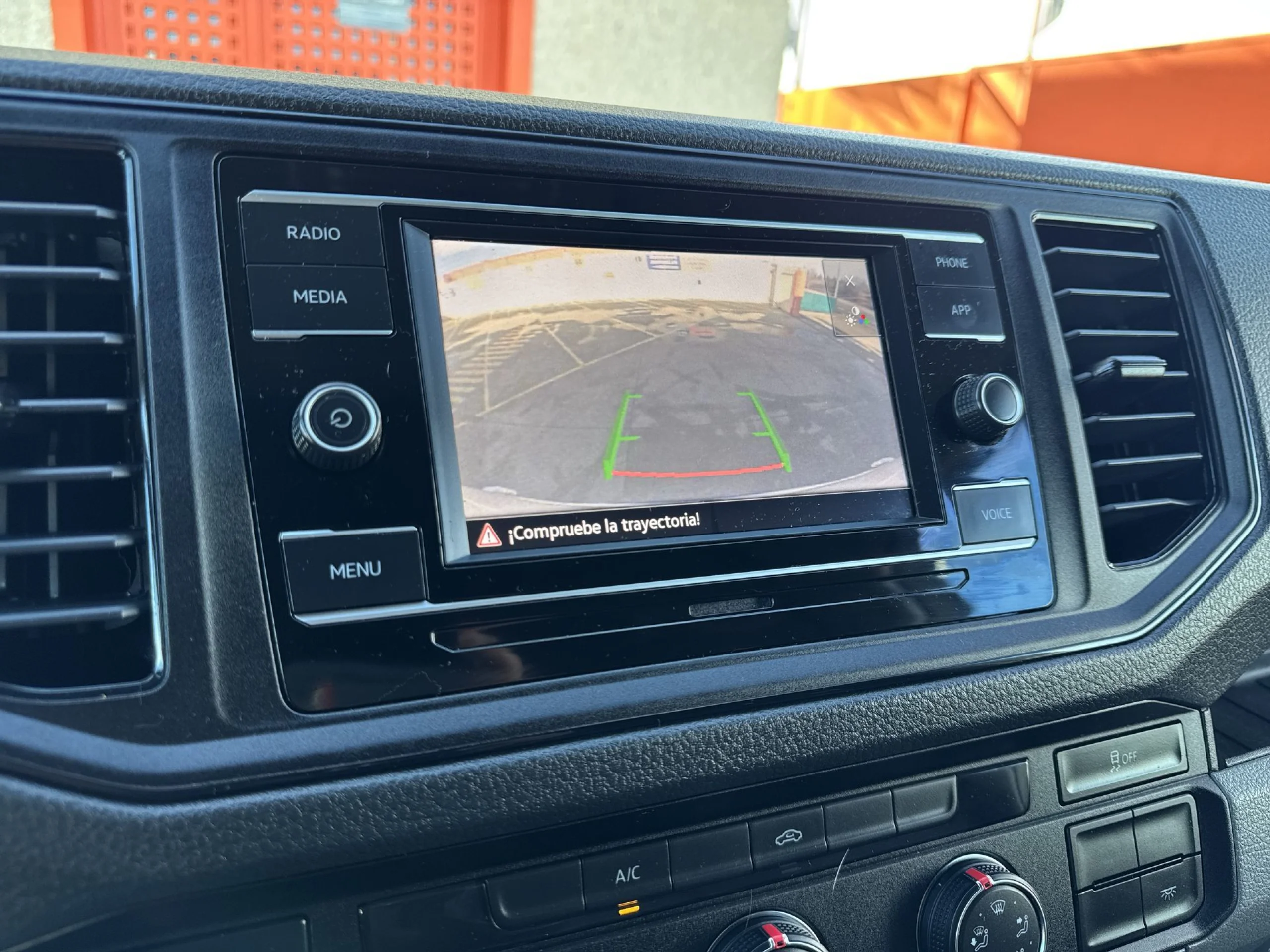 Volkswagen Crafter Furgon Batalla Media TN 2.0 TDI 75 kW (102 CV) 3.500 - Foto 17